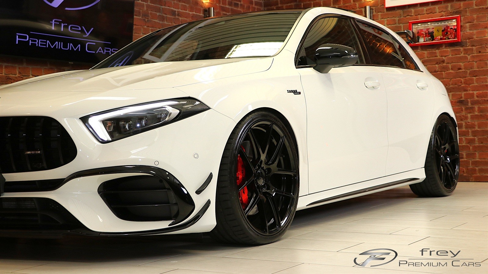 MERCEDES-BENZ A 45 S AMG 4Matic+ Speedshift-showroom-element-1