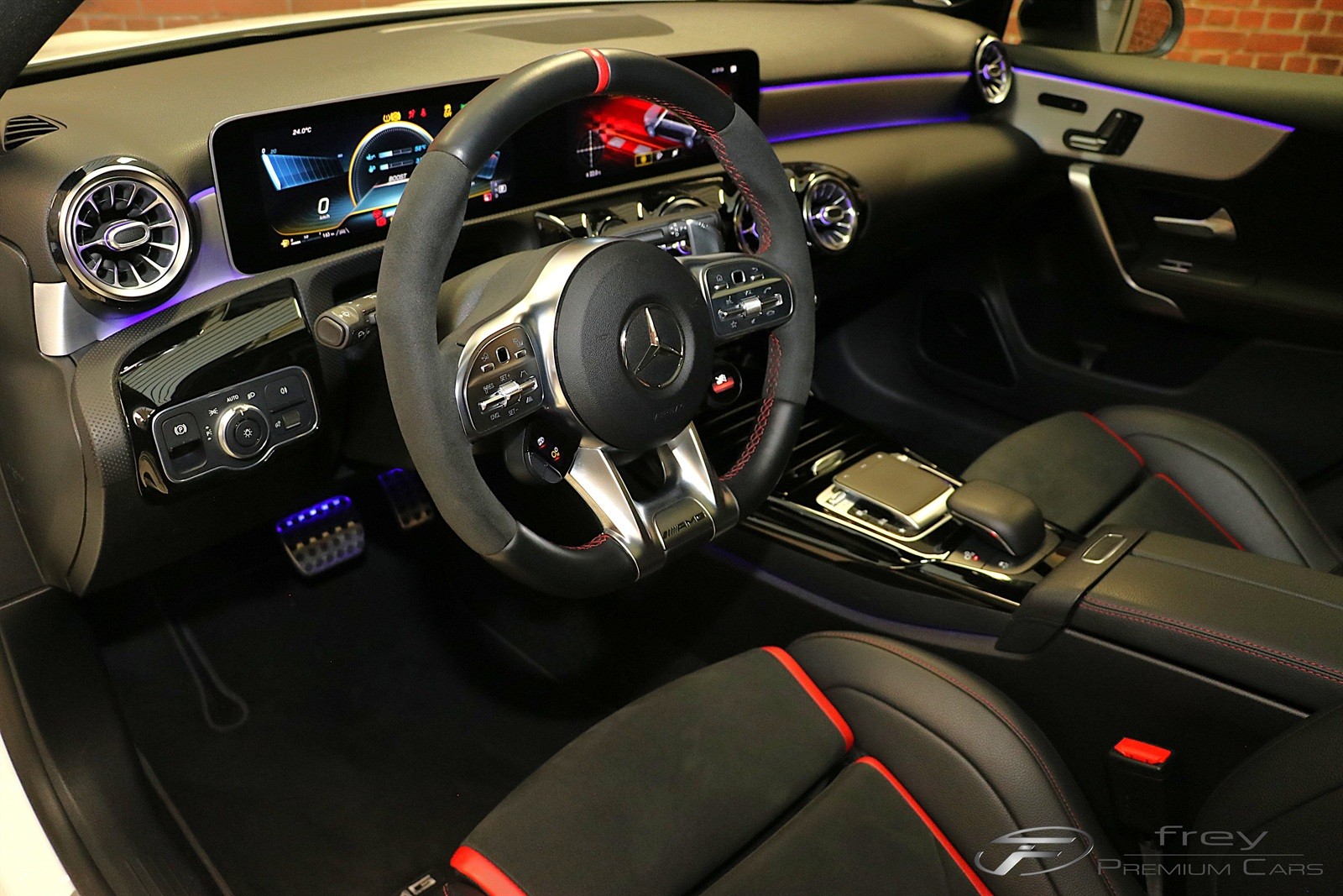 MERCEDES-BENZ A 45 S AMG 4Matic+ Speedshift-image-13