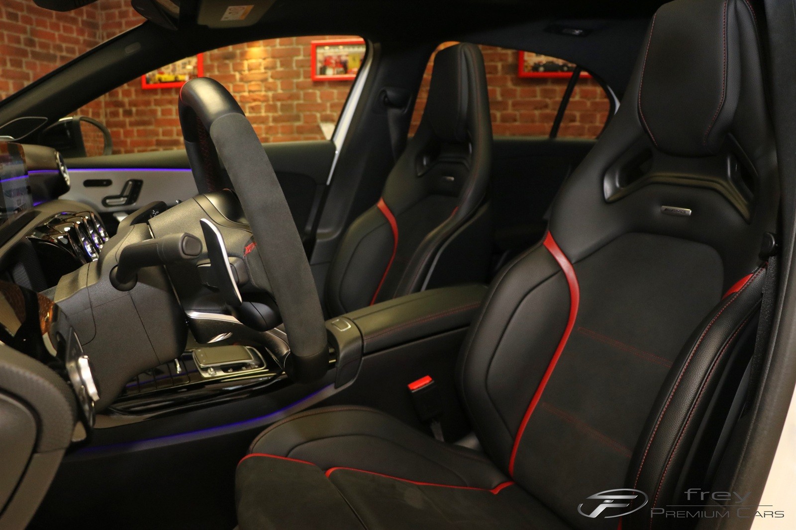 MERCEDES-BENZ A 45 S AMG 4Matic+ Speedshift-image-11