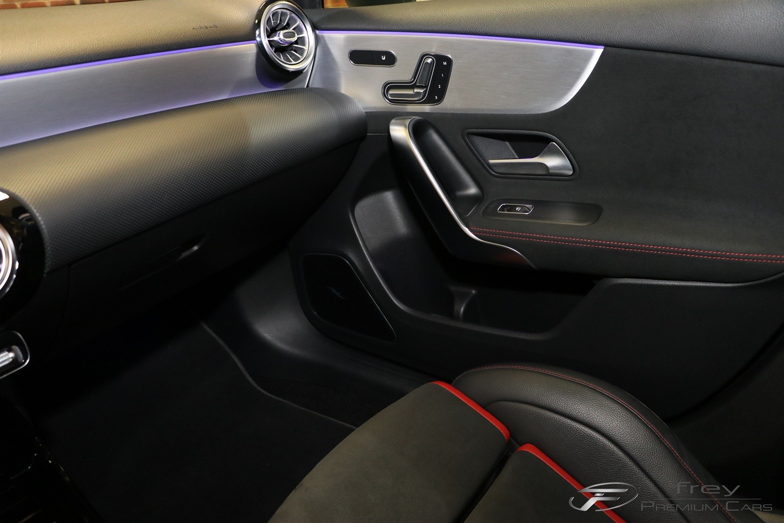 MERCEDES-BENZ A 45 S AMG 4Matic+ Speedshift-image-18