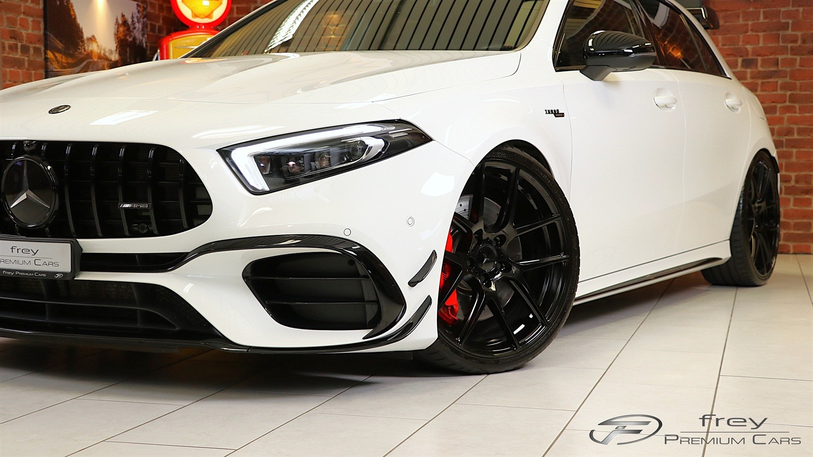 MERCEDES-BENZ A 45 S AMG 4Matic+ Speedshift-showroom-element-2