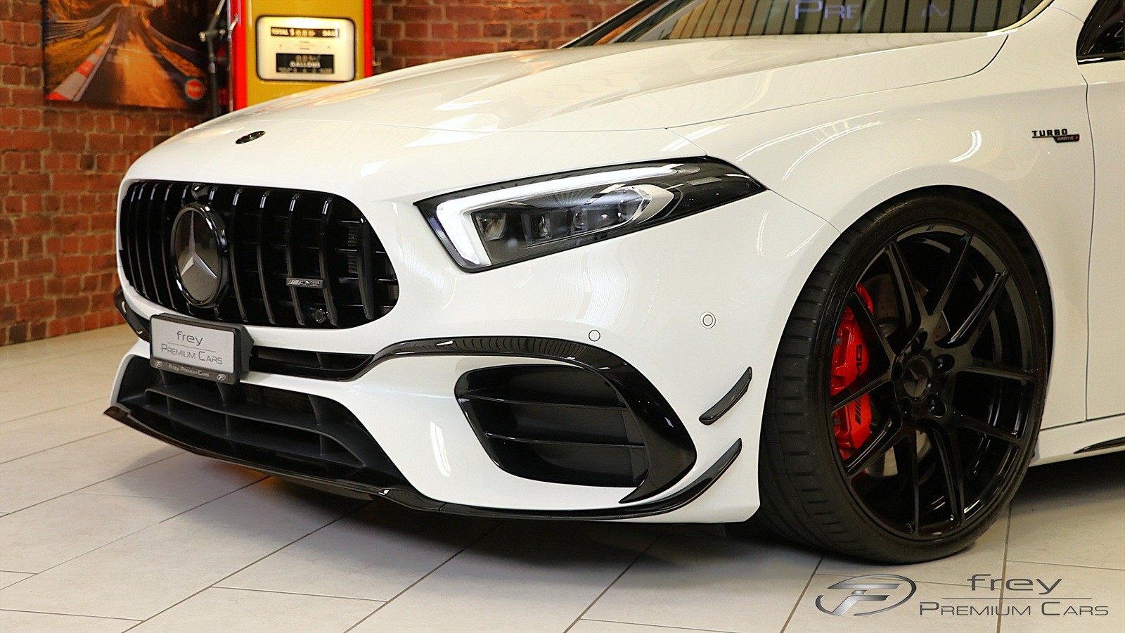MERCEDES-BENZ A 45 S AMG 4Matic+ Speedshift-showroom-element-3