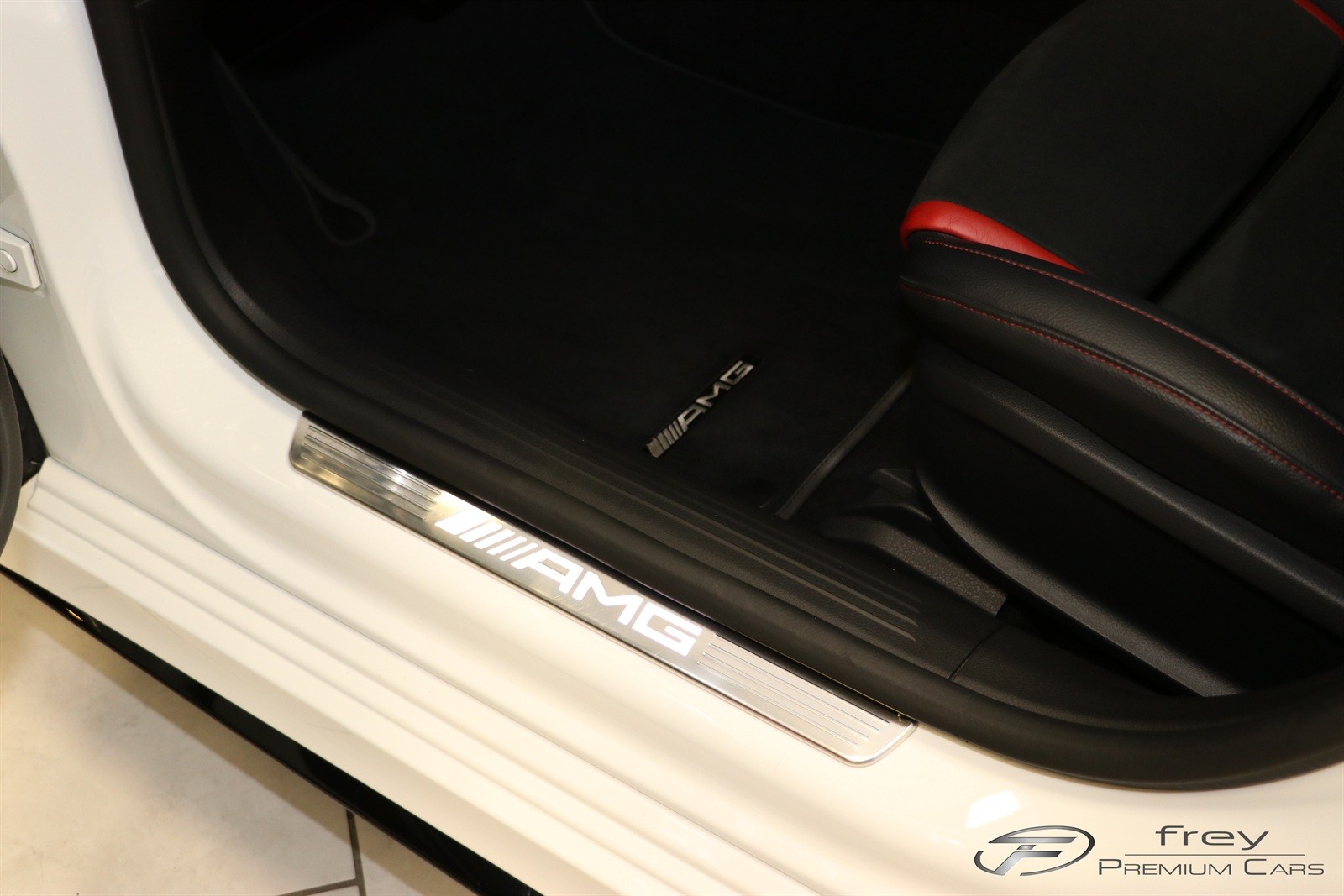 MERCEDES-BENZ A 45 S AMG 4Matic+ Speedshift-image-14