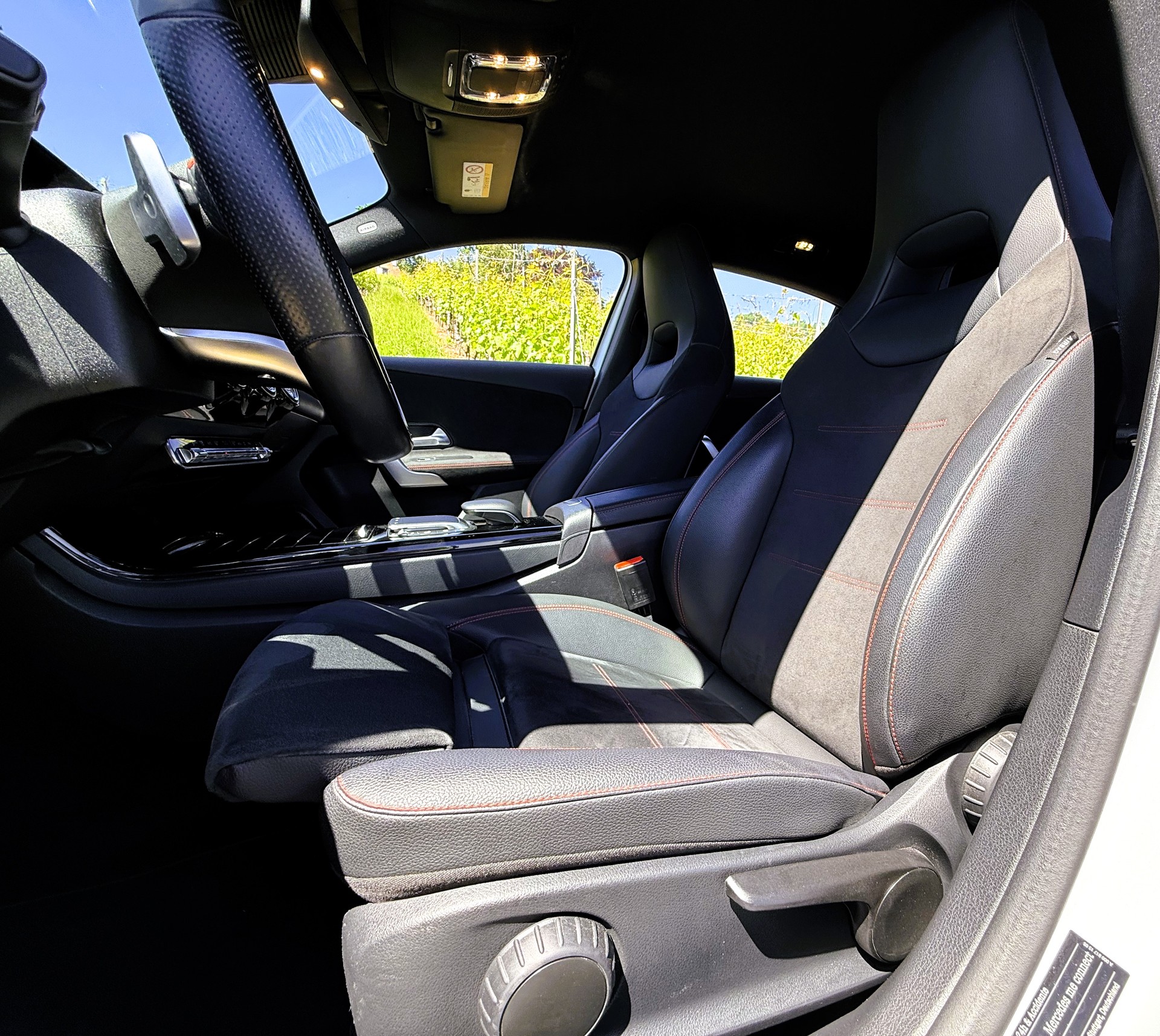 MERCEDES-BENZ A 200 AMG Line 7G-DCT-image-17
