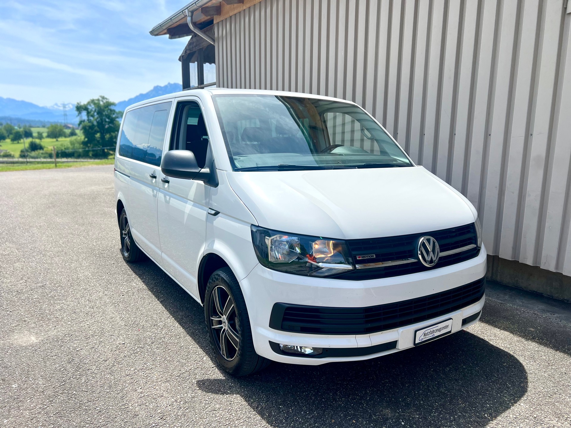 VW T6 Multivan 2.0 TDI Comfortline 4Motion DSG by Nutzfahrzeugcenter Seetal