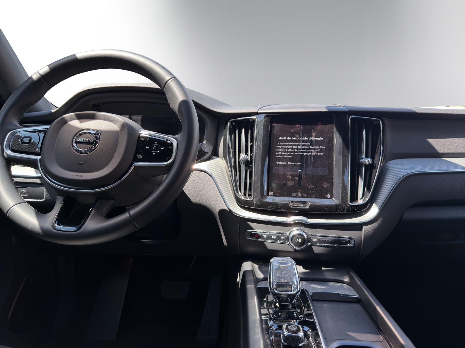 VOLVO XC60 B5 B AWD Plus Dark-image-13