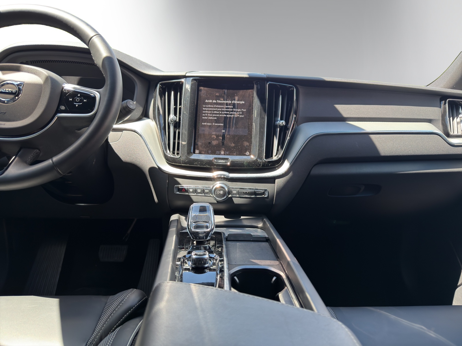 VOLVO XC60 B5 B AWD Plus Dark-image-8