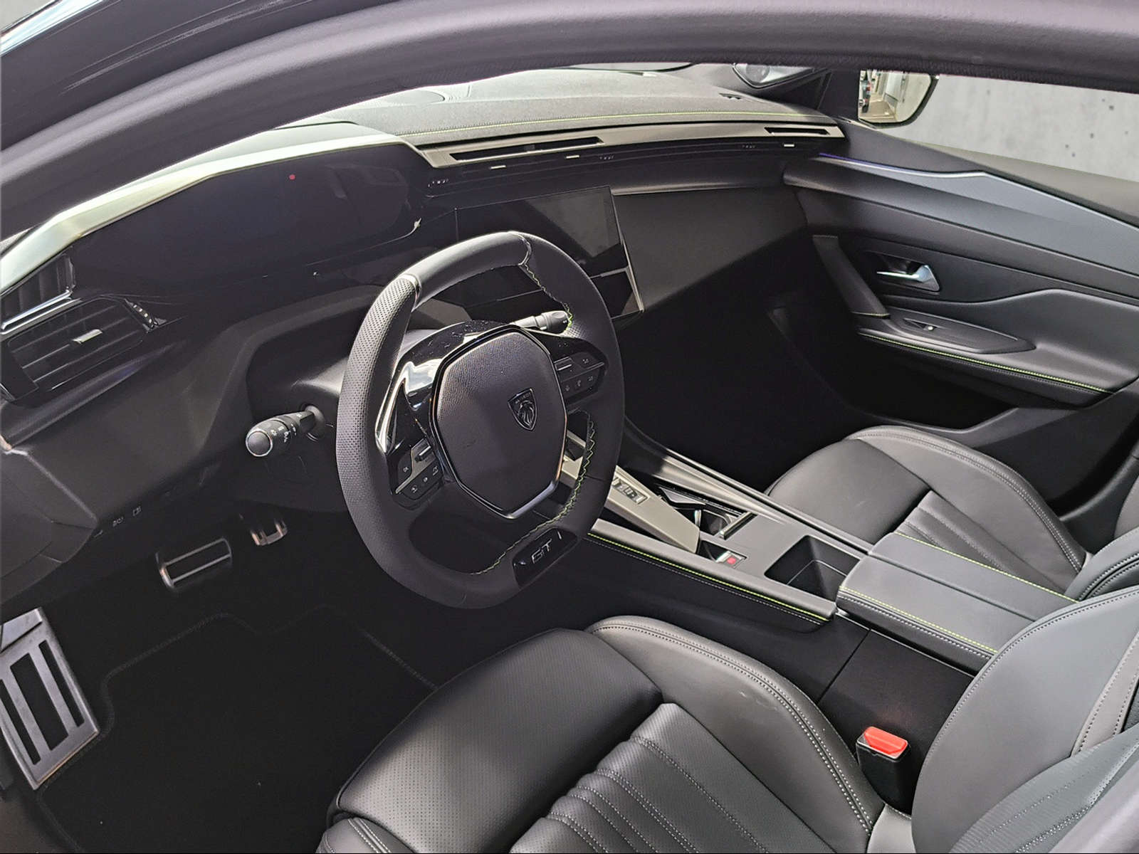 PEUGEOT 408 1.6 PHEV 225 GT Exclusive-image-9