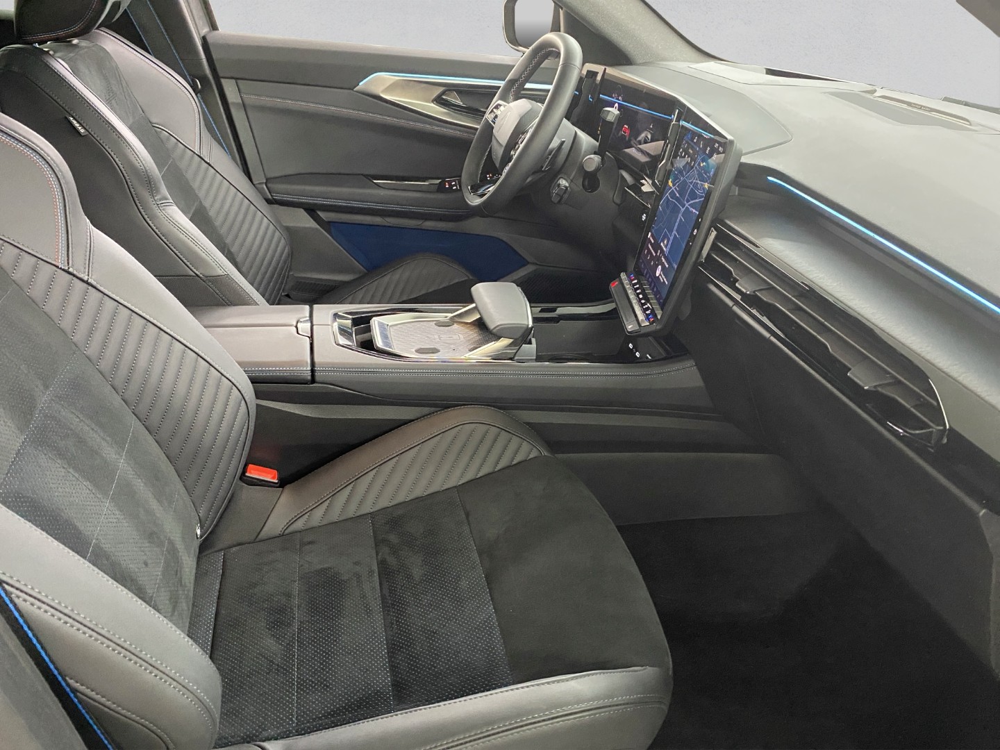 RENAULT Rafale 1.2 E-Tech Hybrid 200 Esprit Alpine-image-15
