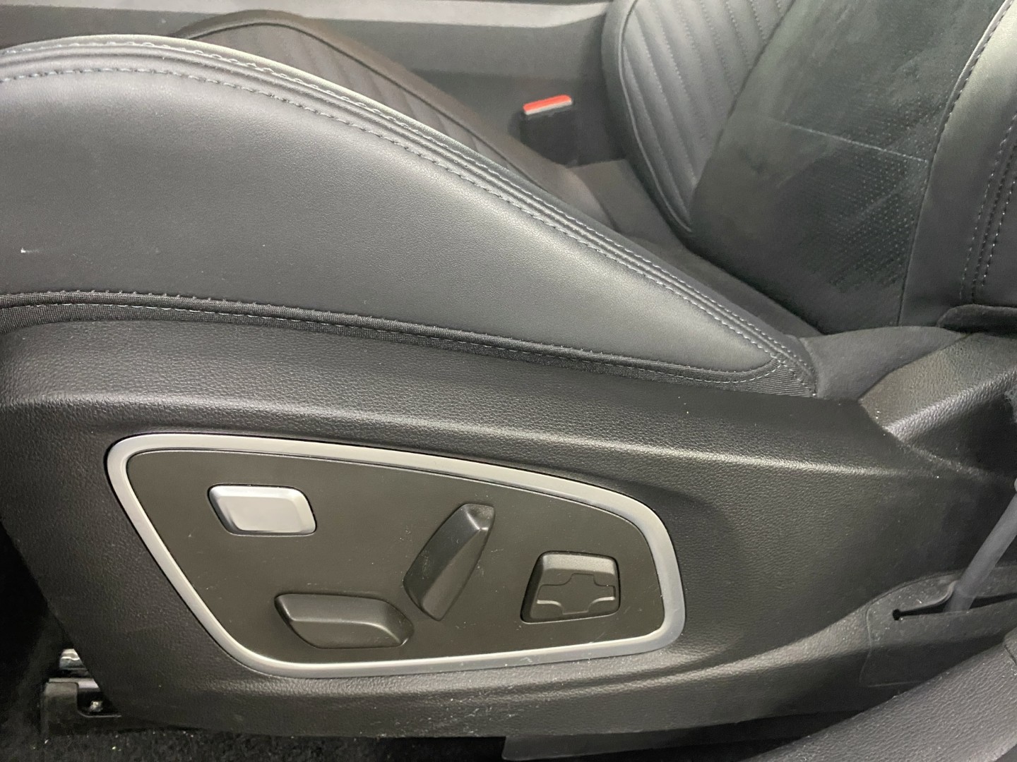 RENAULT Rafale 1.2 E-Tech Hybrid 200 Esprit Alpine-image-17