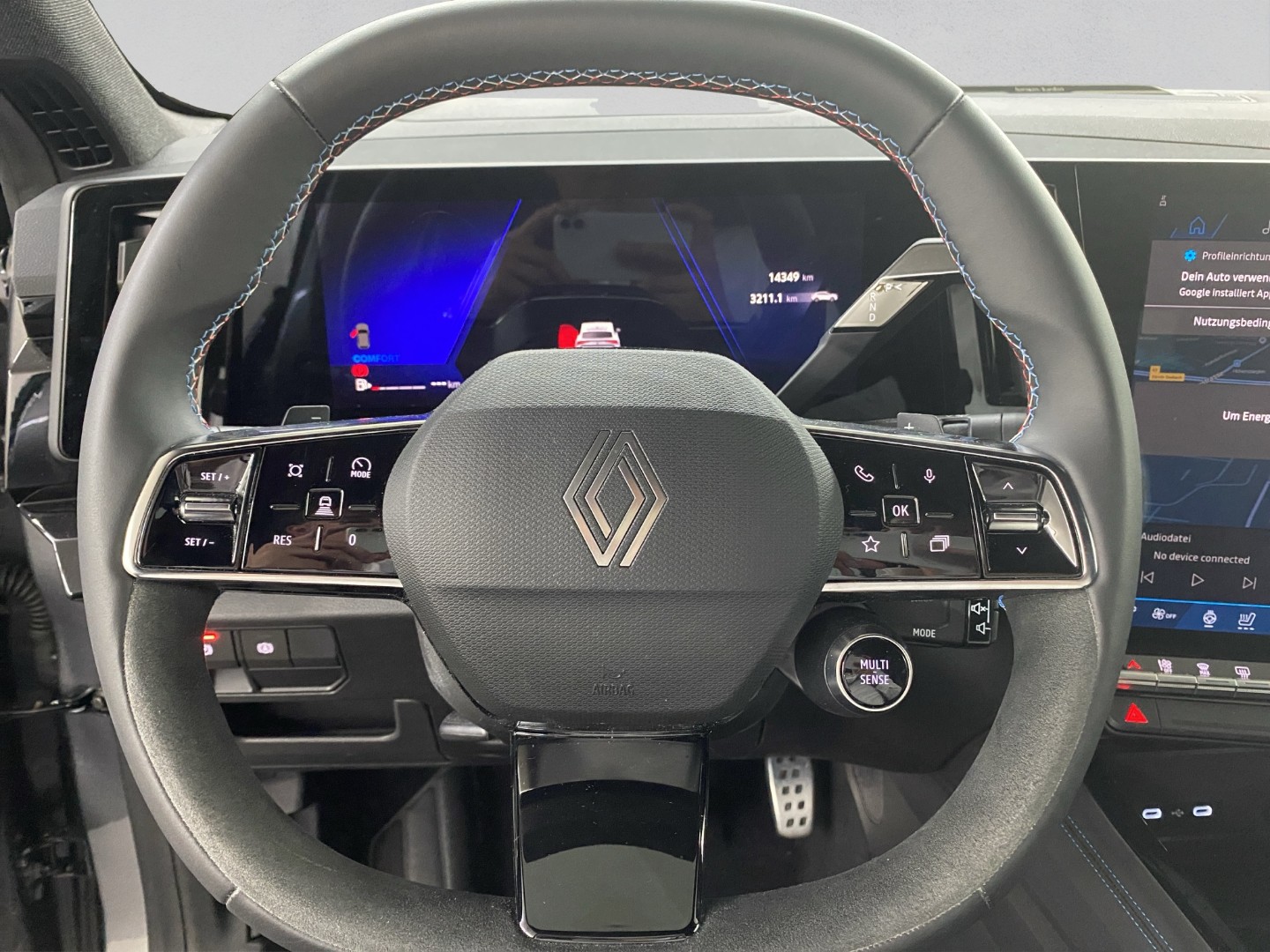 RENAULT Rafale 1.2 E-Tech Hybrid 200 Esprit Alpine-image-10