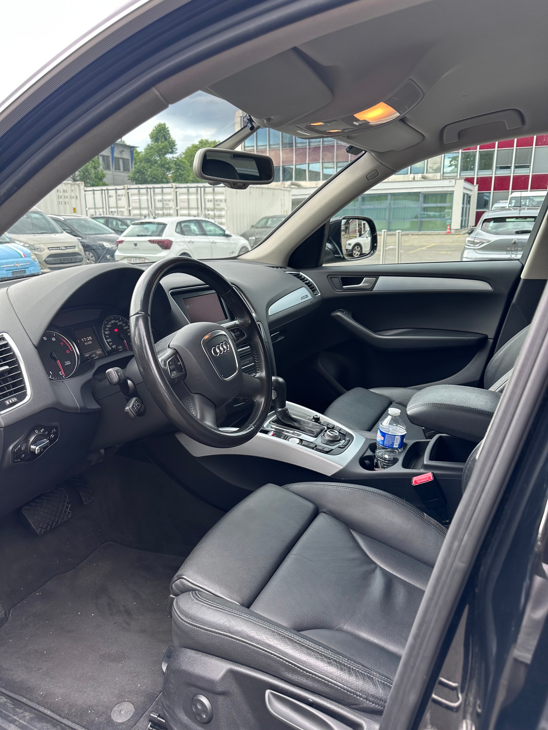 AUDI Q5 2.0 TFSI quattro S-tronic-image-9