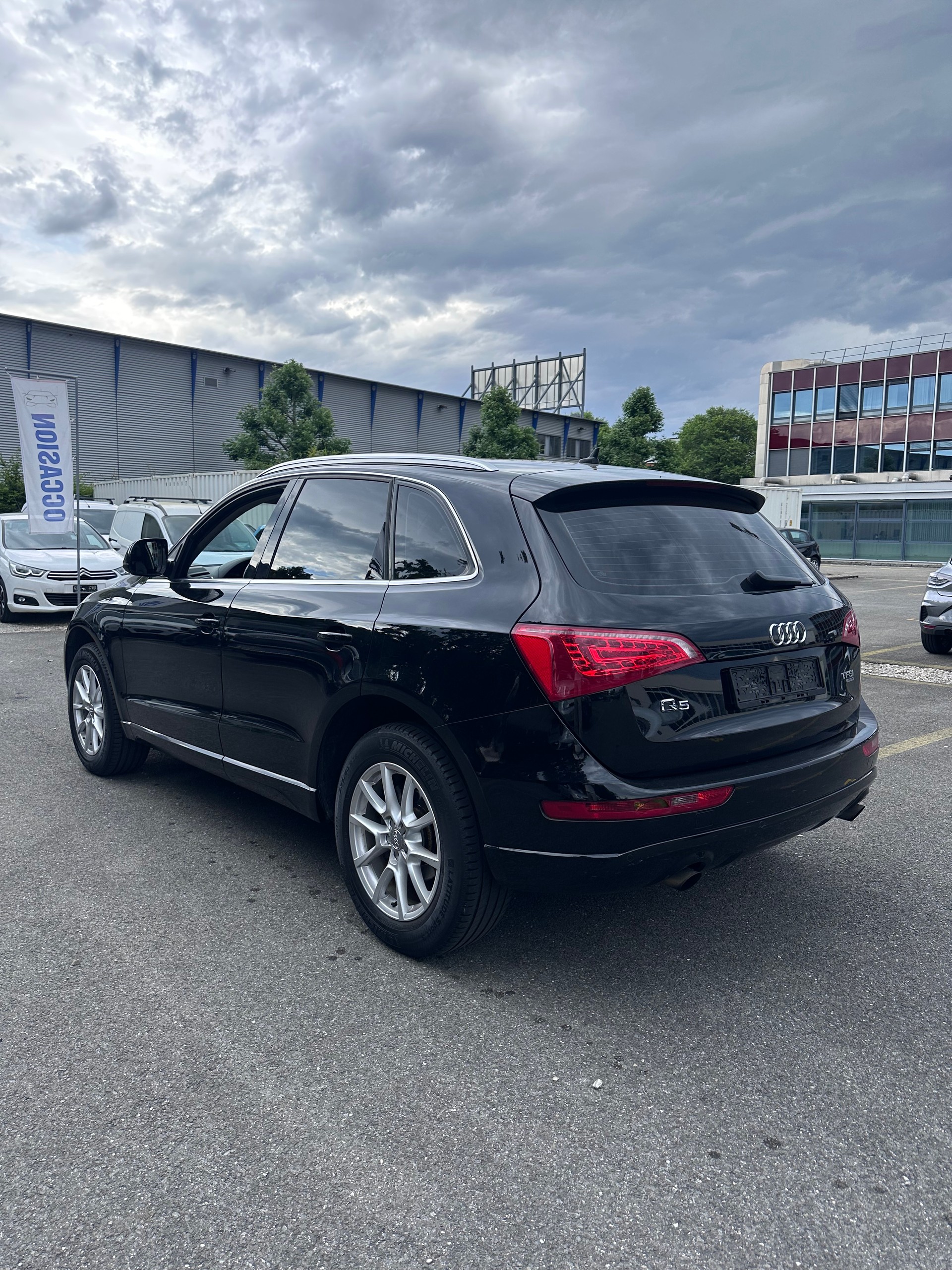 AUDI Q5 2.0 TFSI quattro S-tronic-image-2