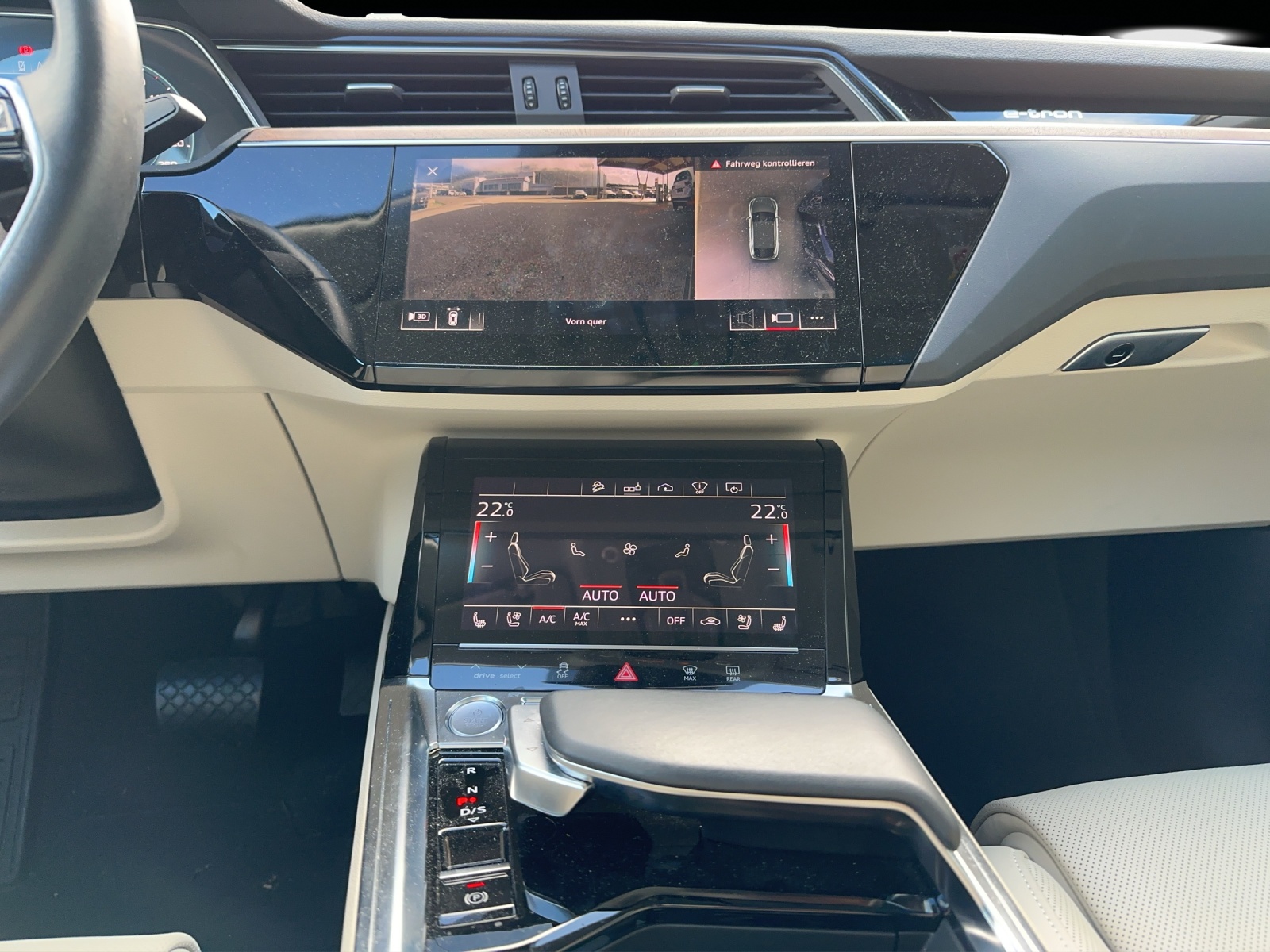 AUDI e-tron 55 Sportback S Line quattro-image-12