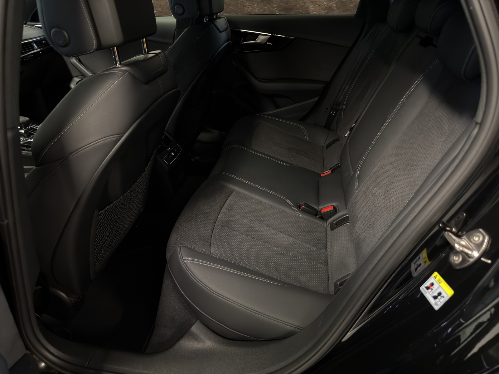 AUDI A4 Avant 40 g-tron S line S-tronic-image-11