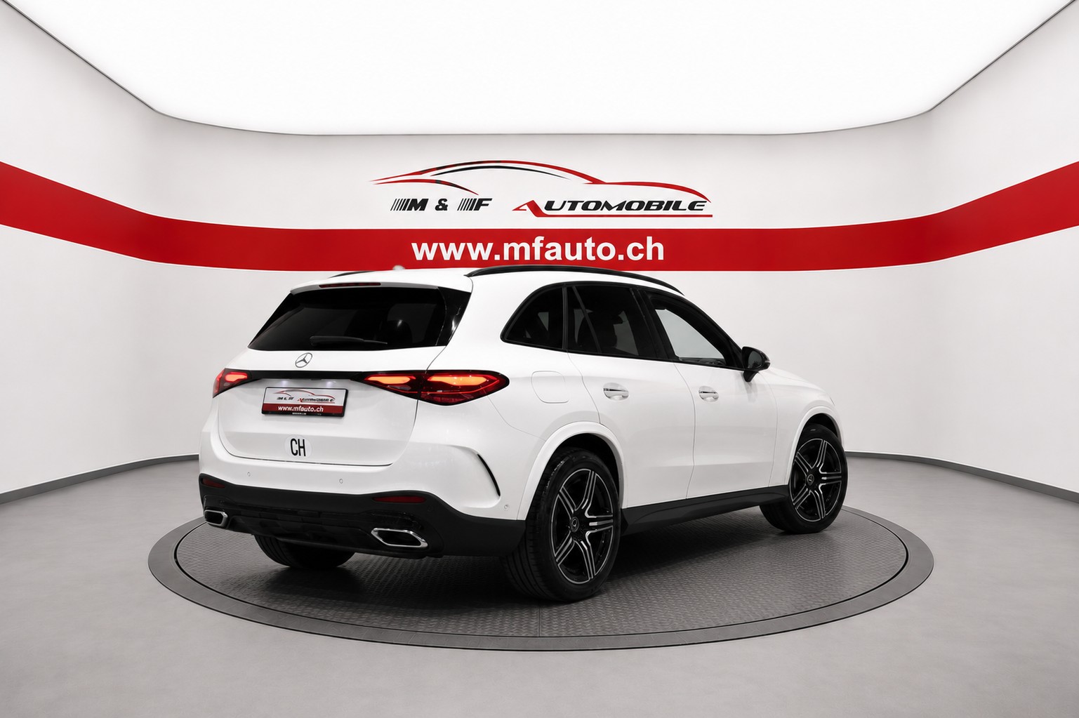 MERCEDES-BENZ GLC 300 AMG Line 4matic CH FAHRZEUG-image-5