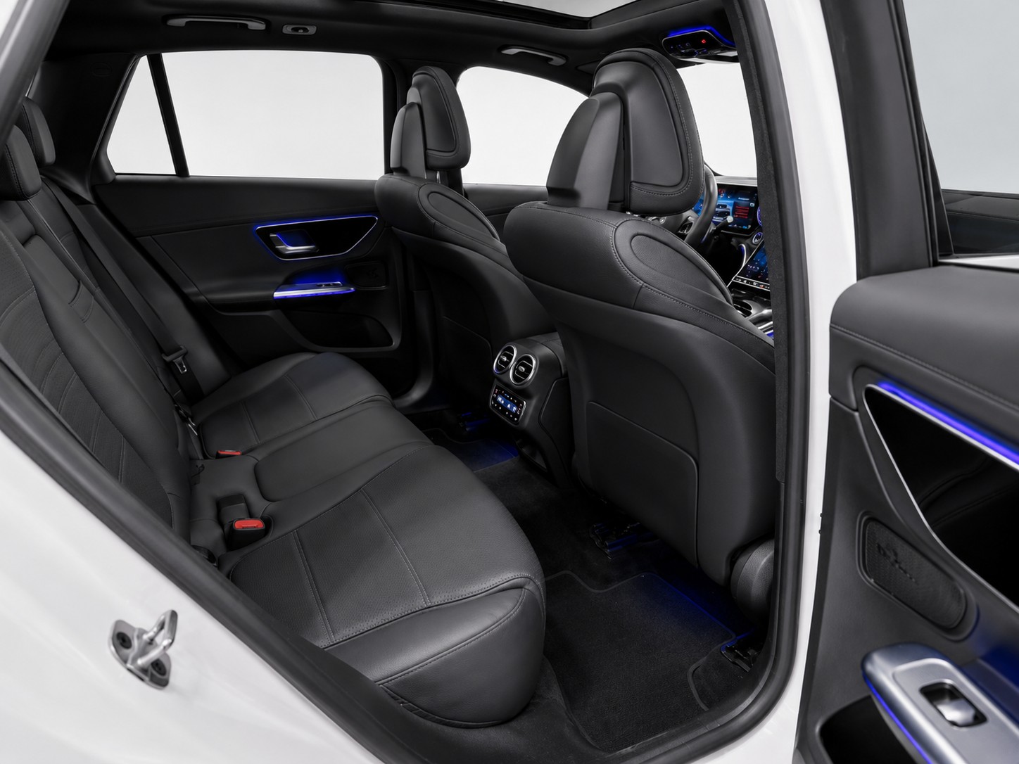 MERCEDES-BENZ GLC 300 AMG Line 4matic CH FAHRZEUG-image-12
