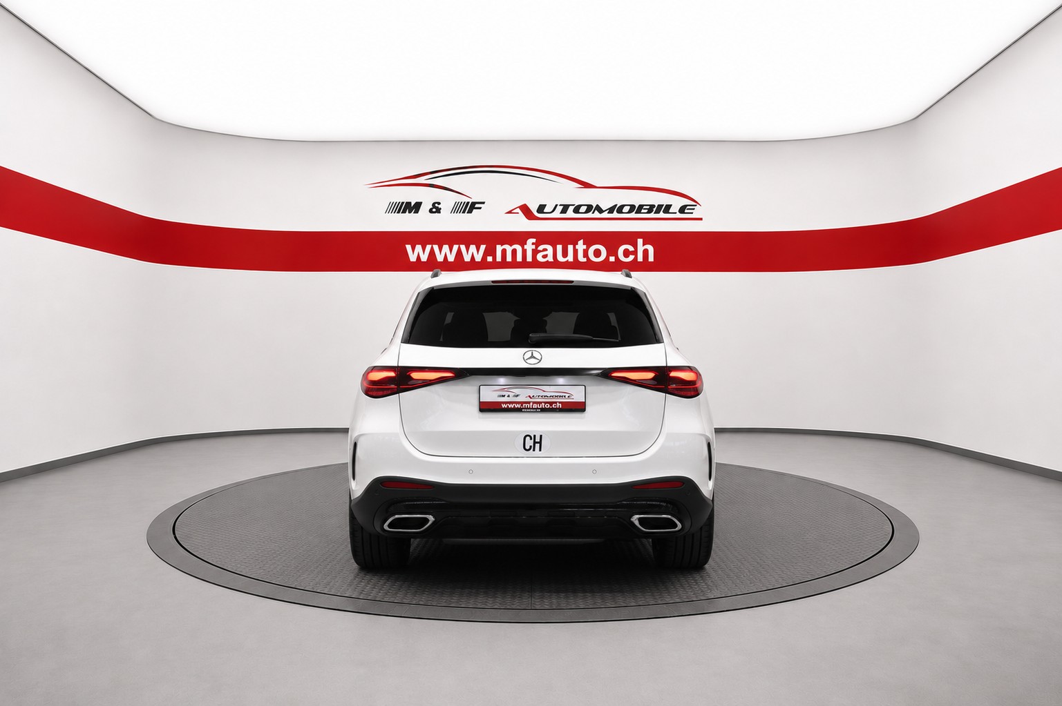 MERCEDES-BENZ GLC 300 AMG Line 4matic CH FAHRZEUG-image-4