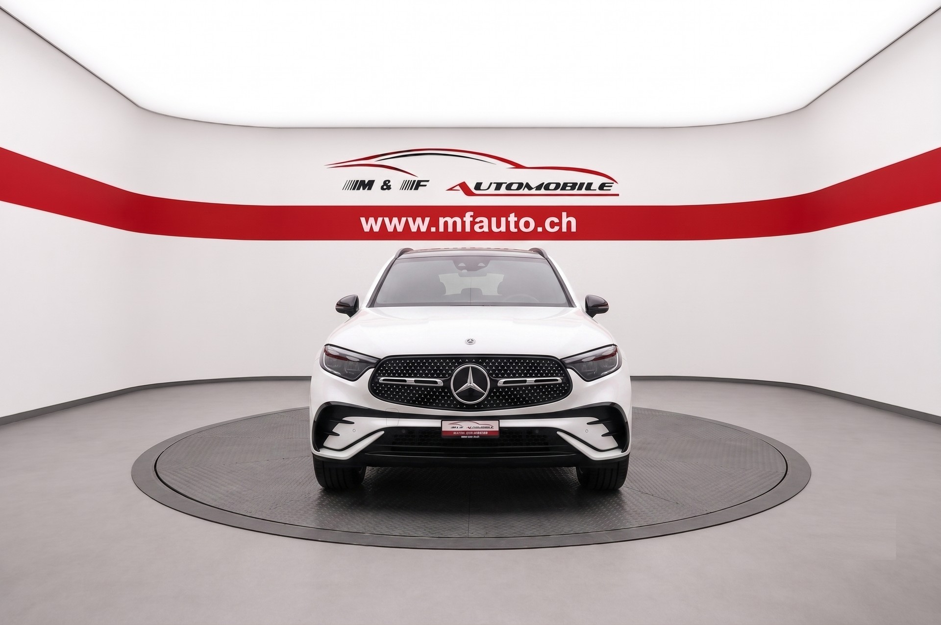 MERCEDES-BENZ GLC 300 AMG Line 4matic CH FAHRZEUG-image-2