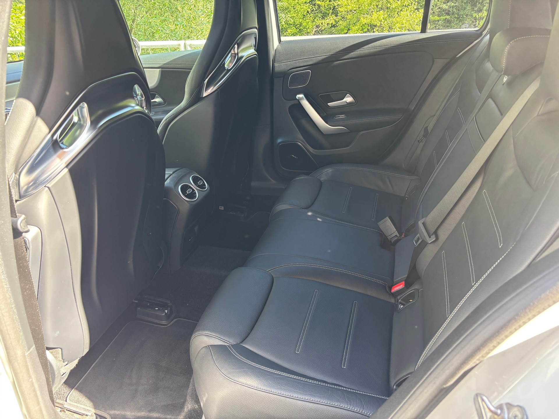 MERCEDES-BENZ A 35 AMG 4Matic Edition 1 Speedshift-image-5