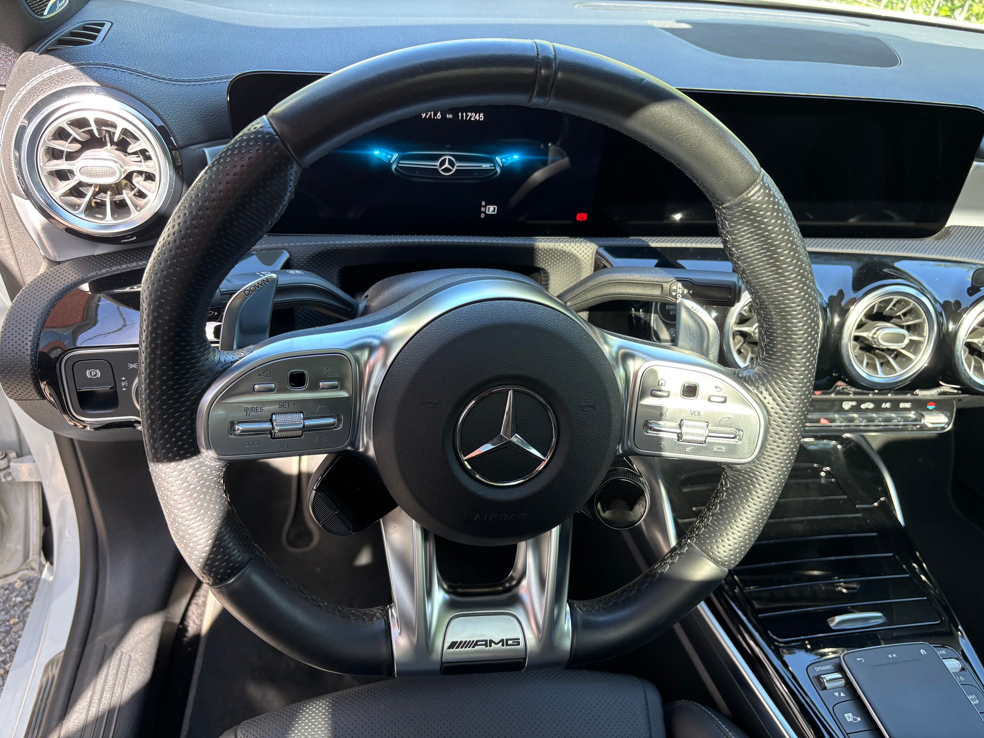 MERCEDES-BENZ A 35 AMG 4Matic Edition 1 Speedshift-image-7