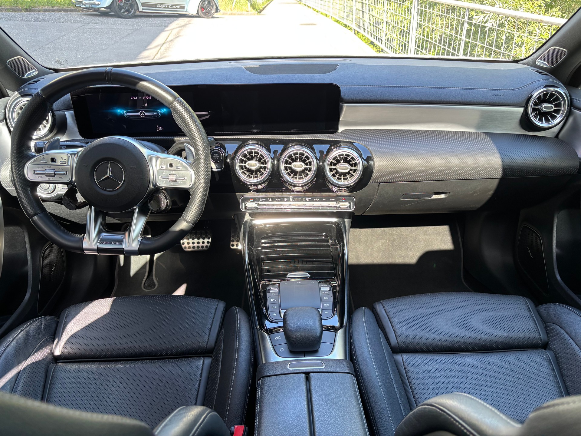 MERCEDES-BENZ A 35 AMG 4Matic Edition 1 Speedshift-image-6