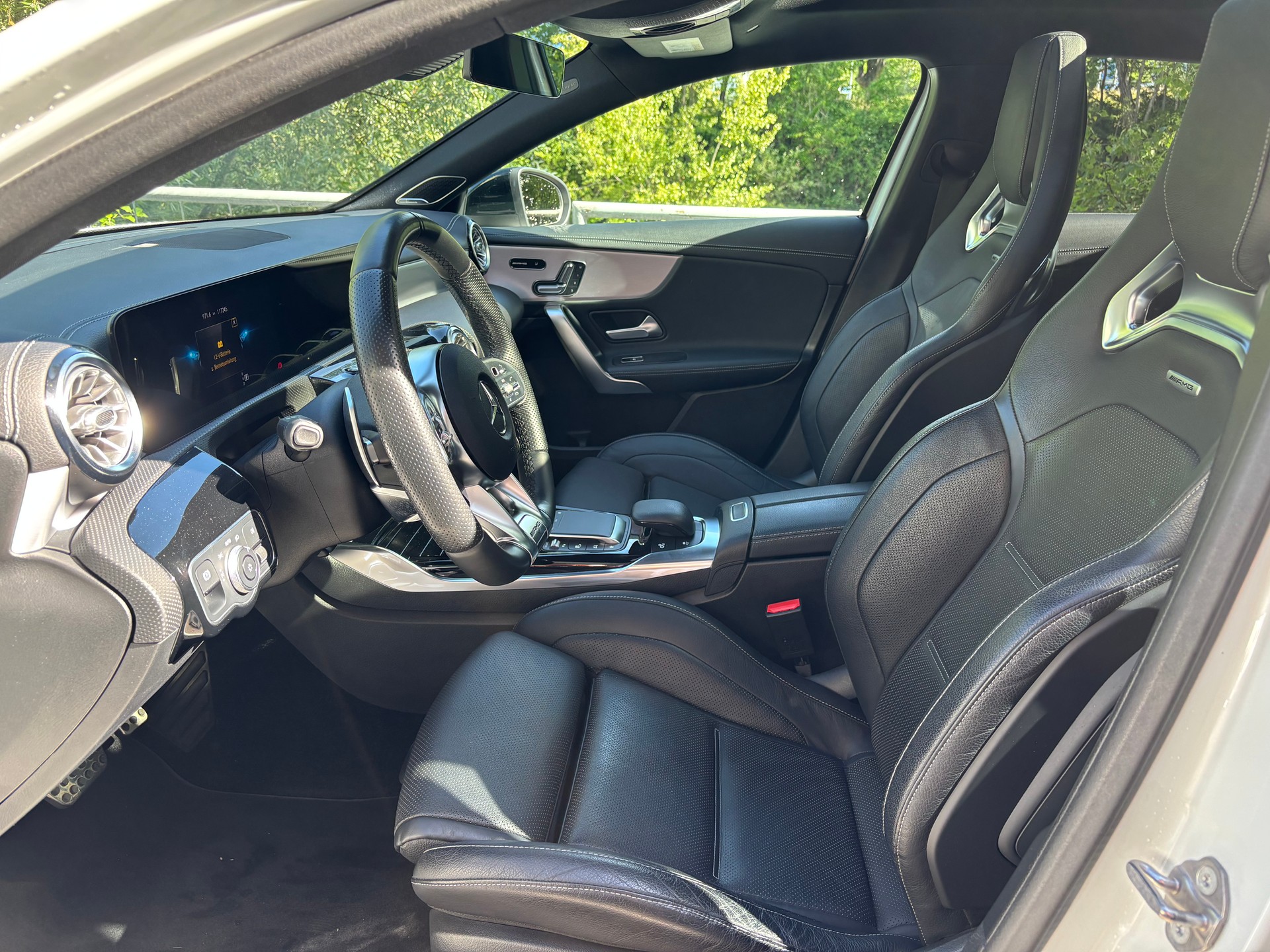 MERCEDES-BENZ A 35 AMG 4Matic Edition 1 Speedshift-image-3