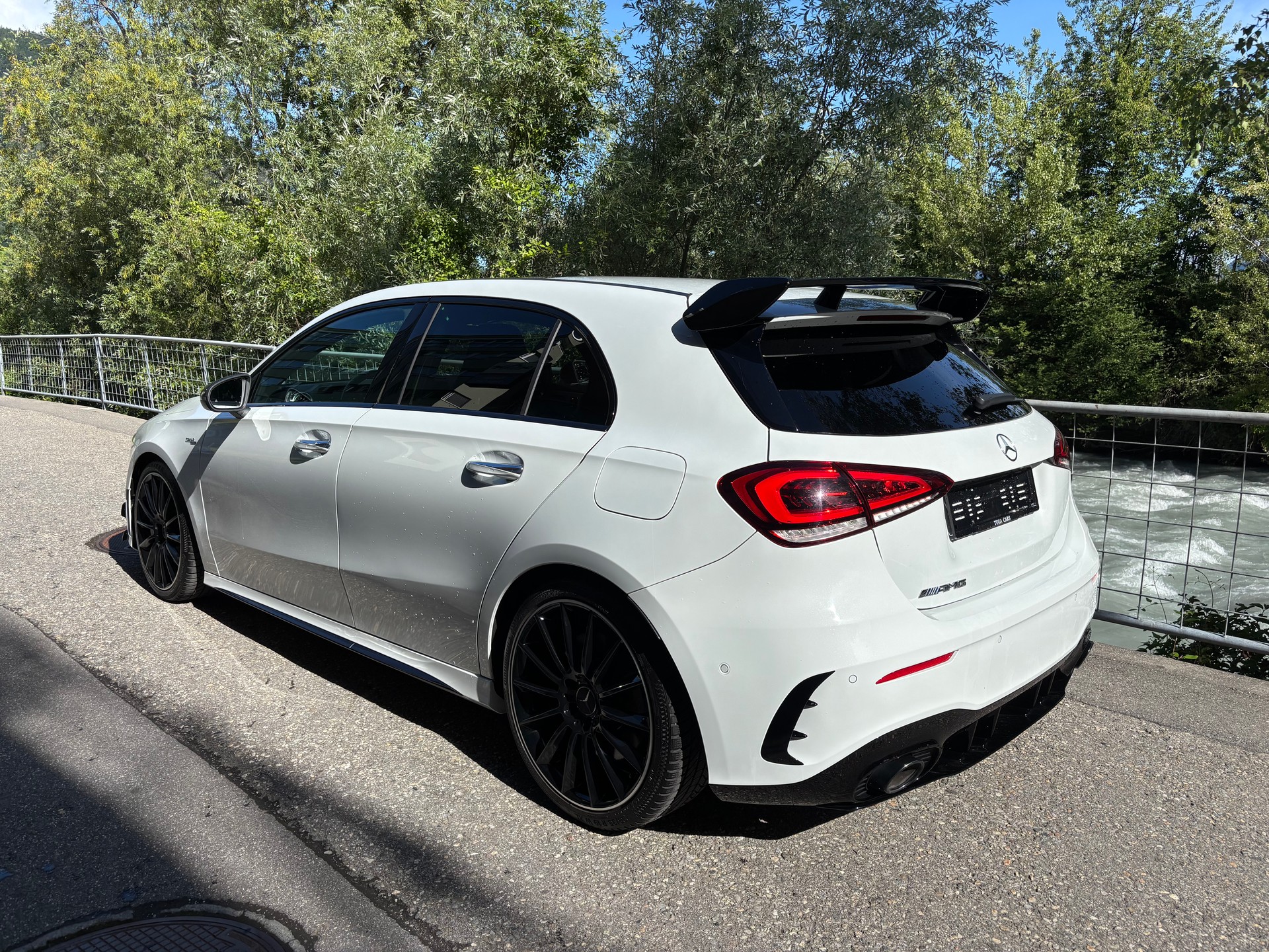 MERCEDES-BENZ A 35 AMG 4Matic Edition 1 Speedshift-image-2