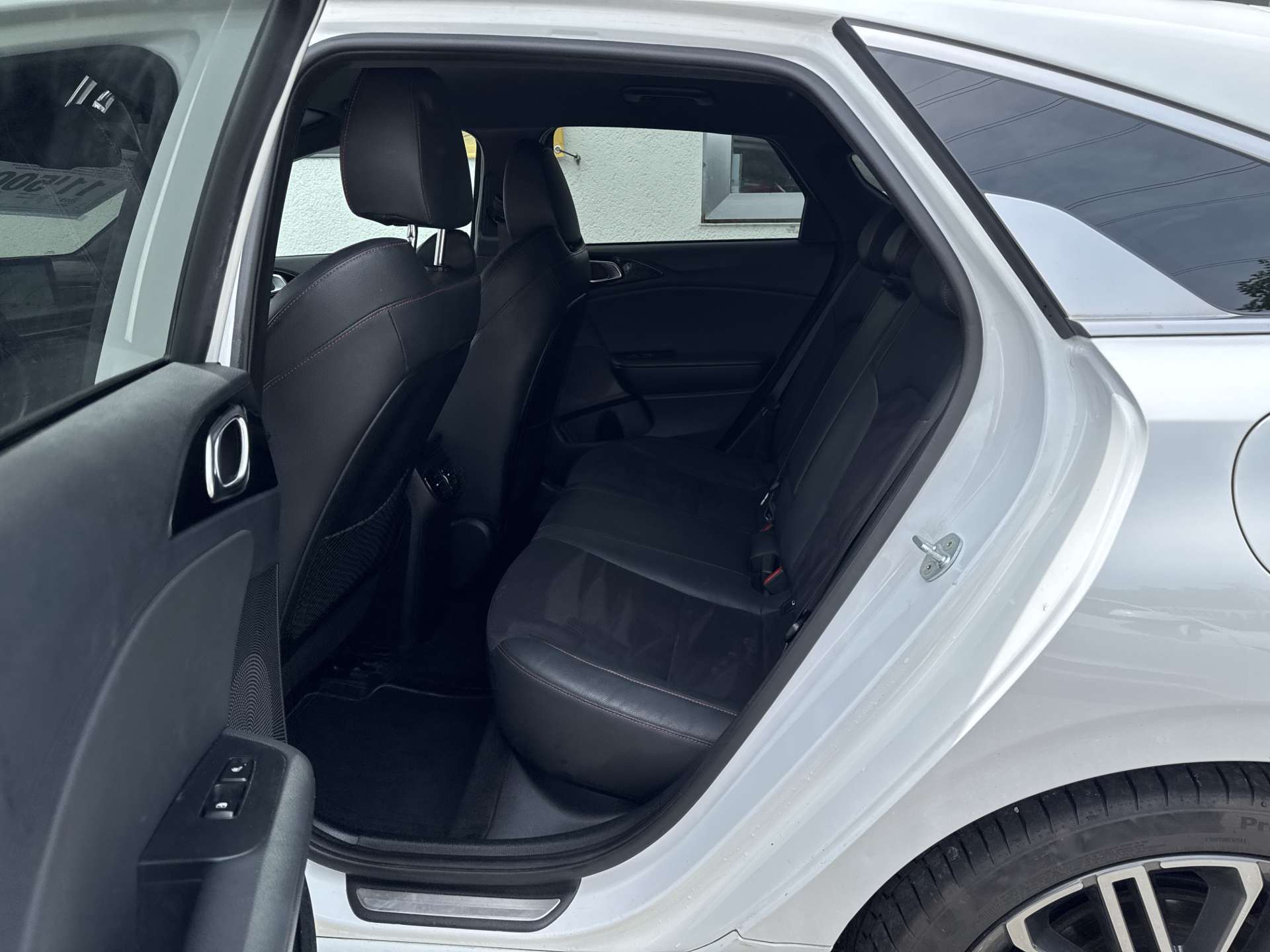 KIA ProCeed 1.6 T-GDi GT 204PS DCT-Automat-image-7