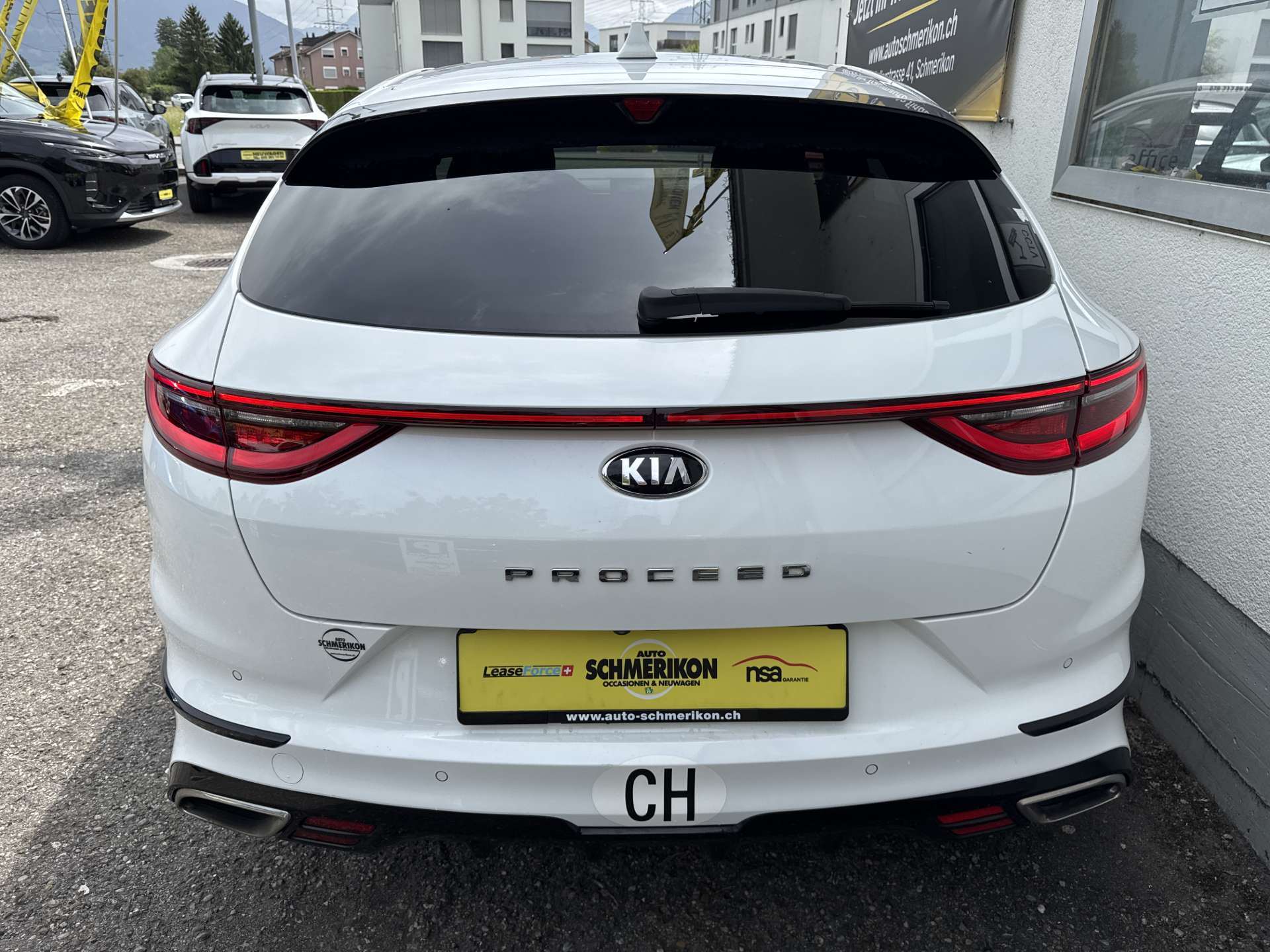 KIA ProCeed 1.6 T-GDi GT 204PS DCT-Automat-image-3