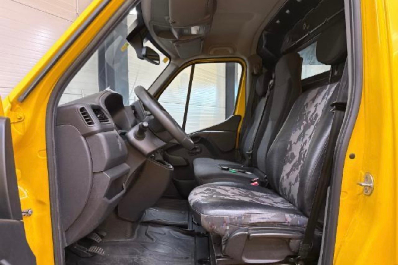 RENAULT Master T35 2.3dCi 135 L3H2-image-7