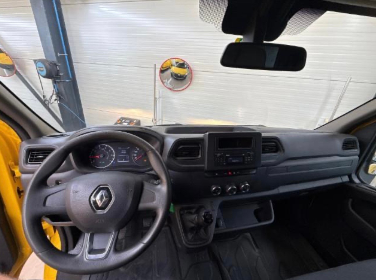 RENAULT Master T35 2.3dCi 135 L3H2-image-6