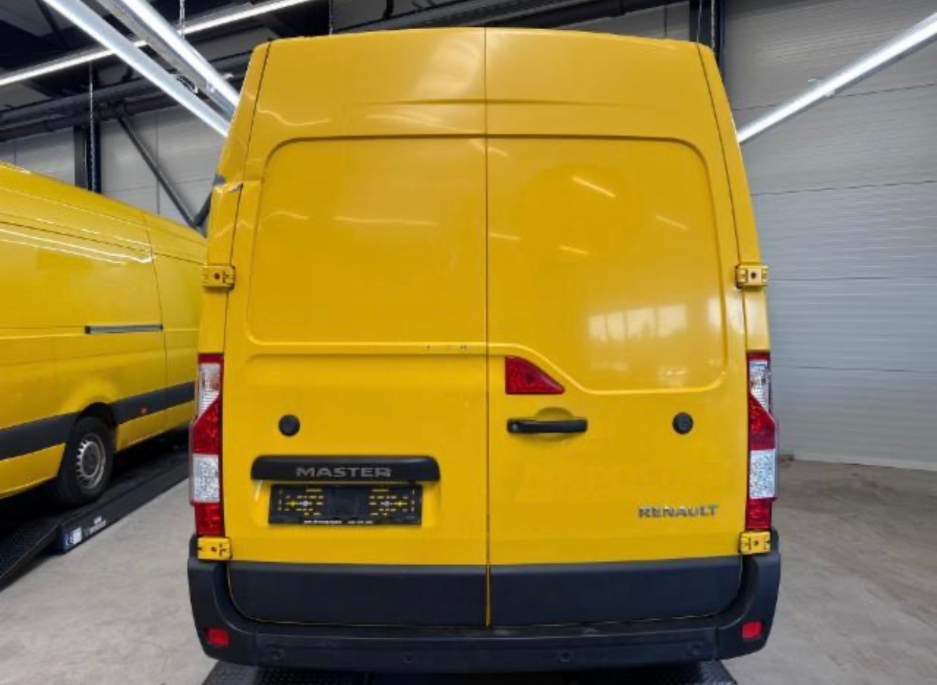 RENAULT Master T35 2.3dCi 135 L3H2-image-4