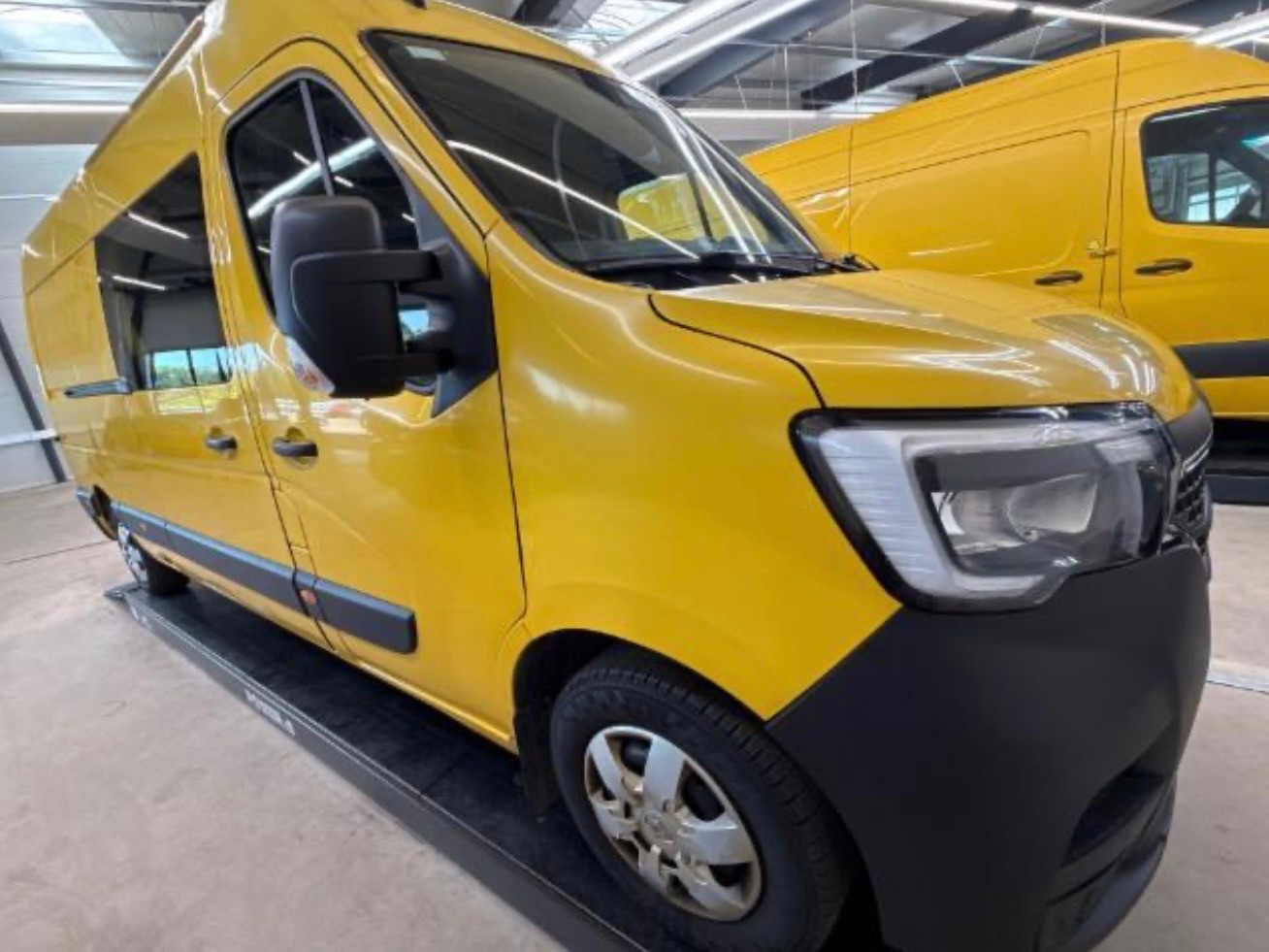 RENAULT Master T35 2.3dCi 135 L3H2-image-0
