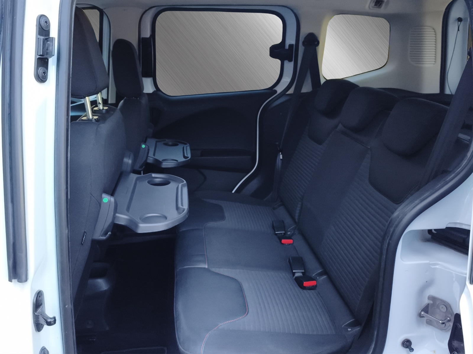 FORD TOURNEO COURIERier 1.0 EcoB 100 Sport-image-13