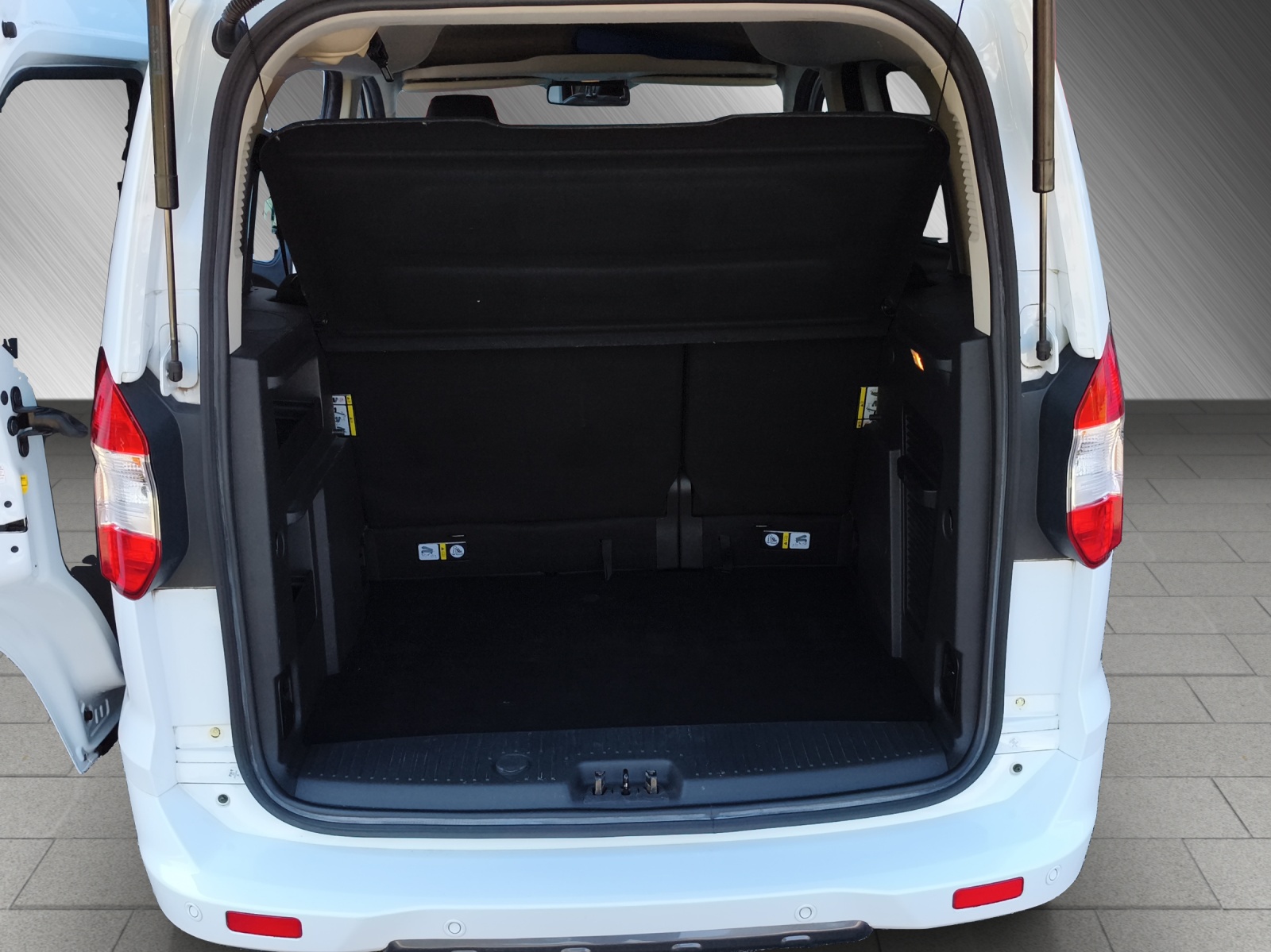 FORD TOURNEO COURIERier 1.0 EcoB 100 Sport-image-14