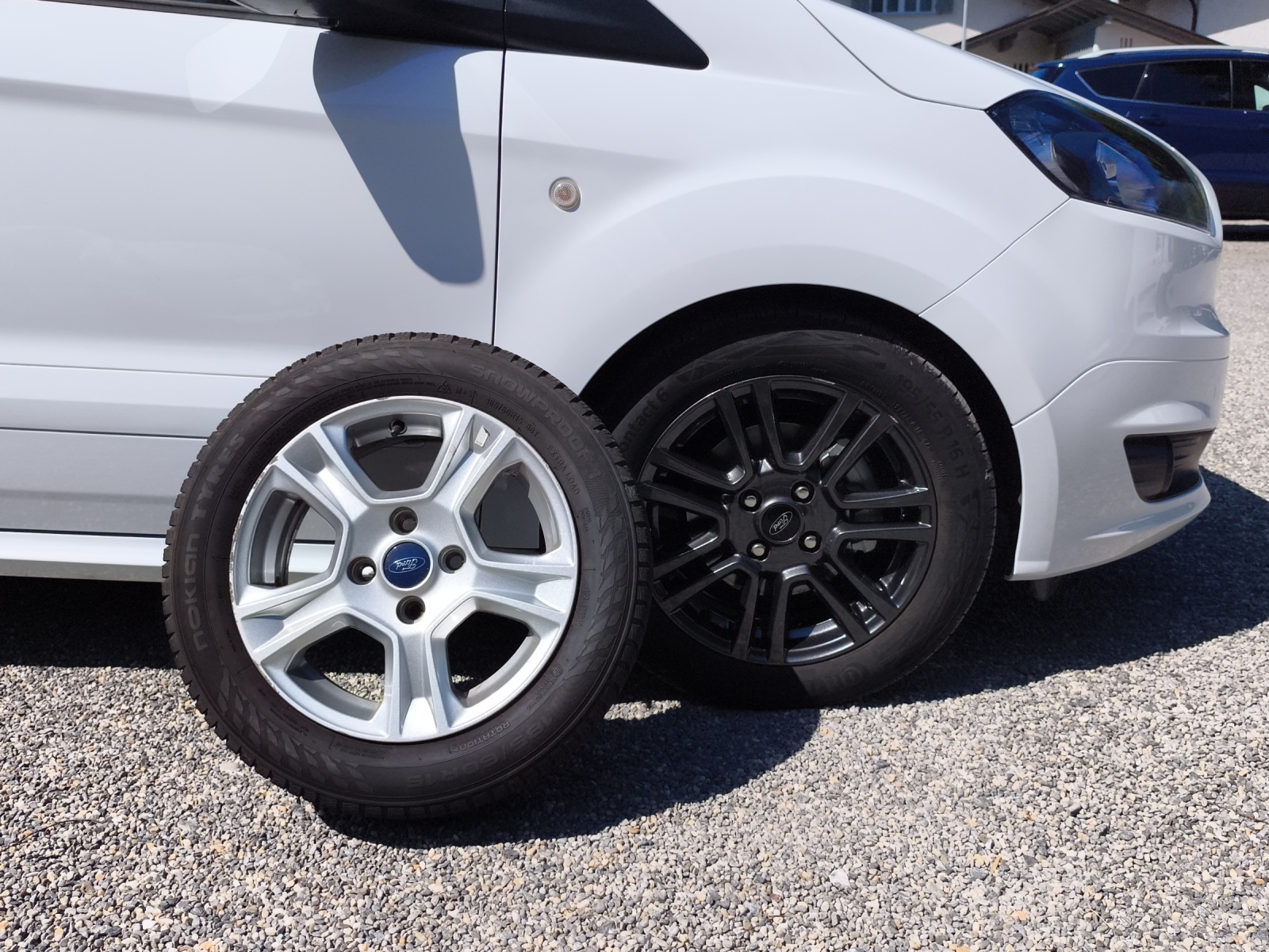 FORD TOURNEO COURIERier 1.0 EcoB 100 Sport-image-21
