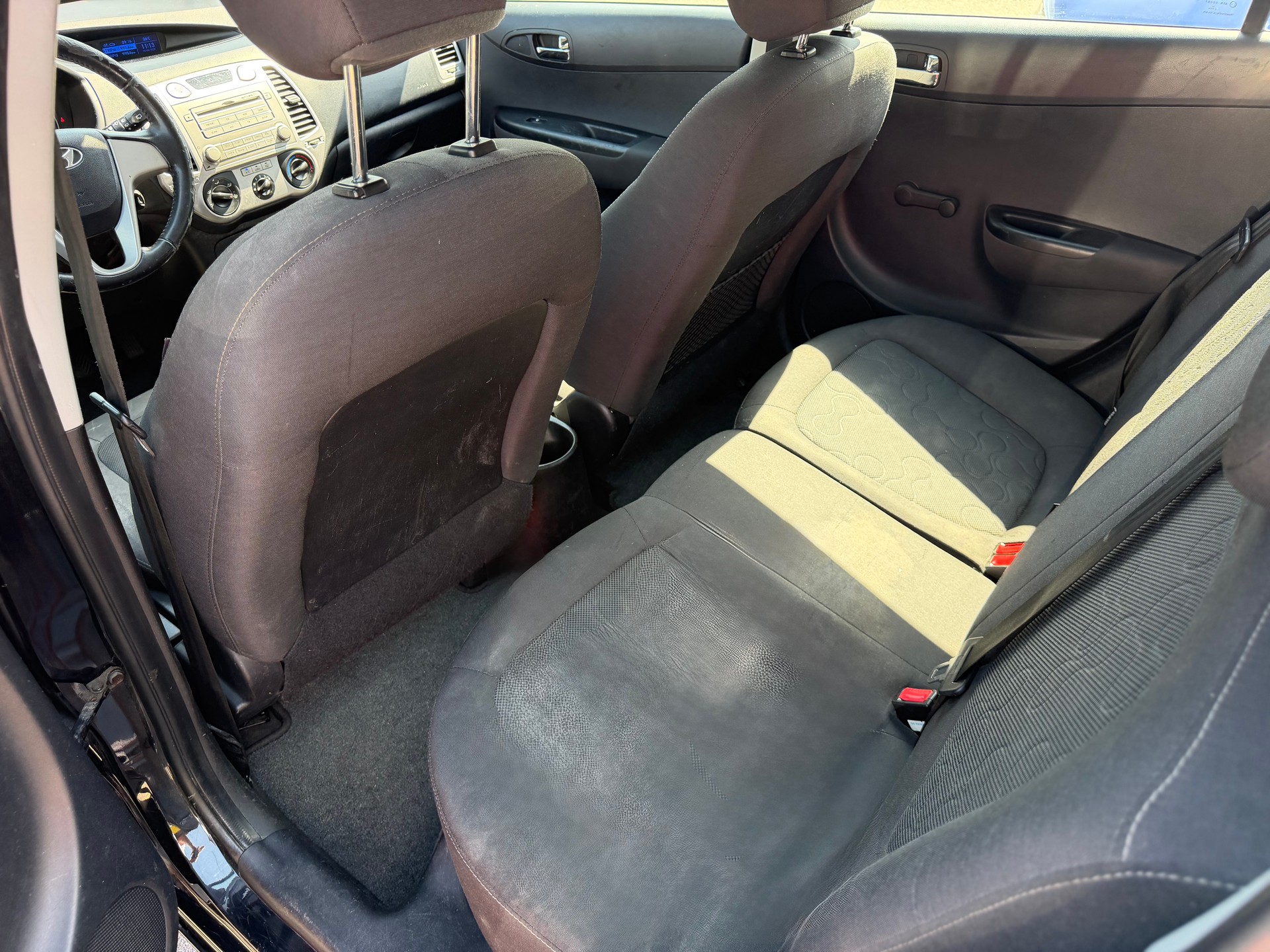 HYUNDAI i20 1.2 Comfort-image-9