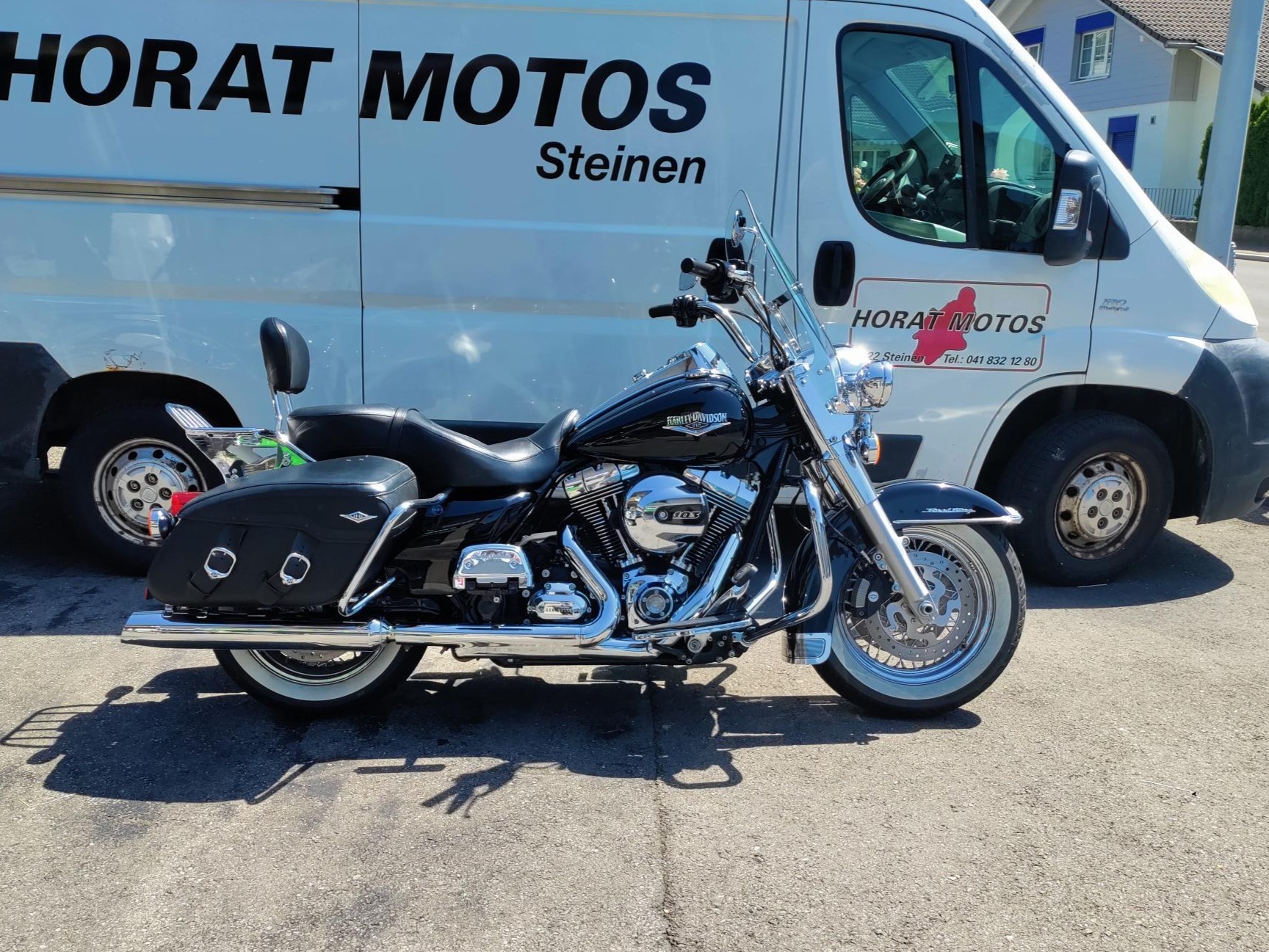 HARLEY-DAVIDSON FLHRC Road King Classic 103 ABS-image-1