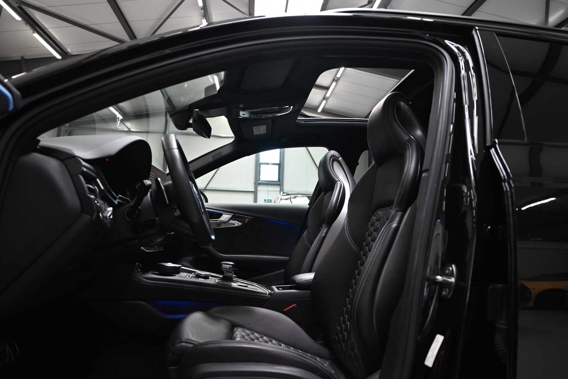 AUDI RS4 Avant 2.9 TFSI quattro tiptronic-image-18