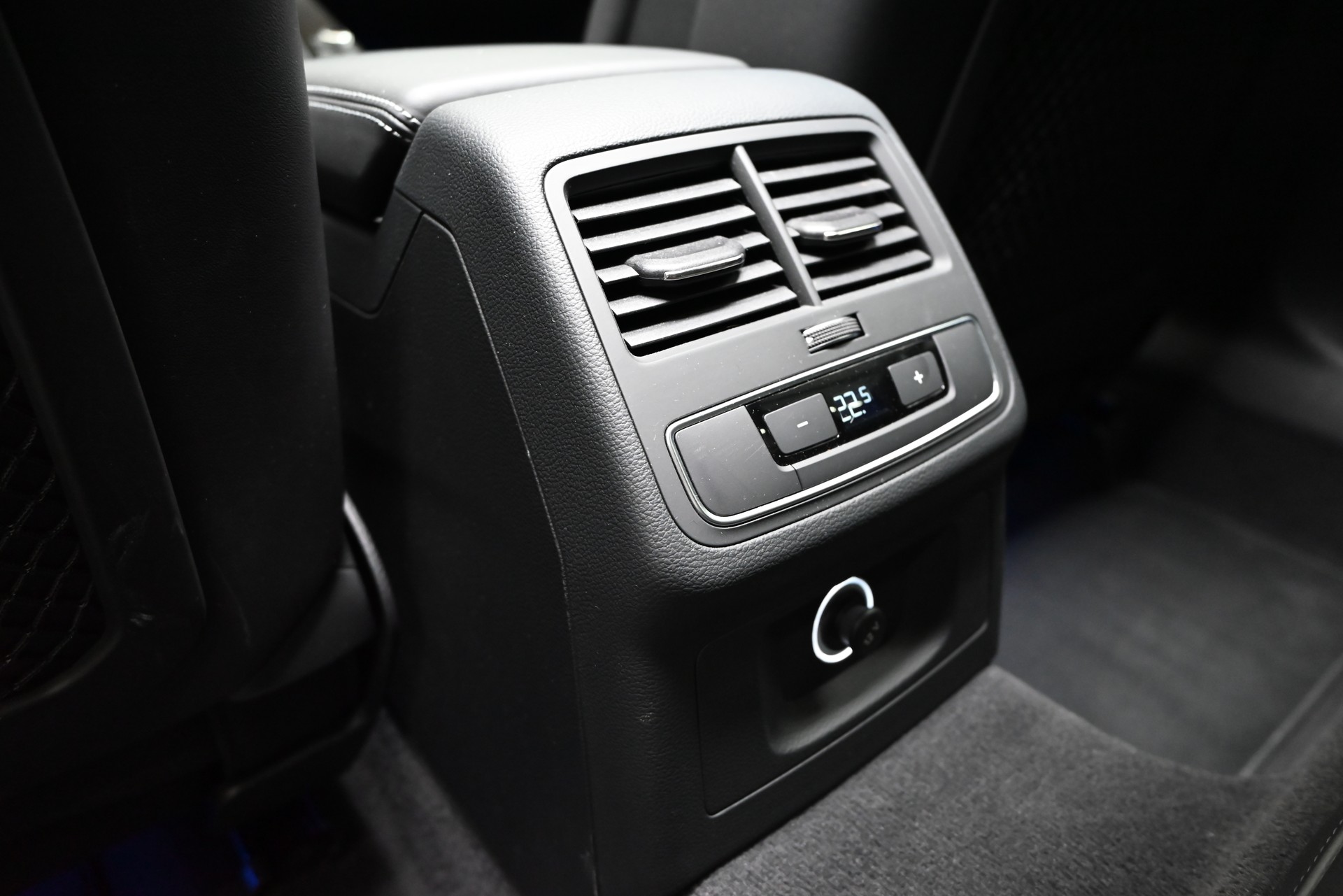 AUDI RS4 Avant 2.9 TFSI quattro tiptronic-image-23