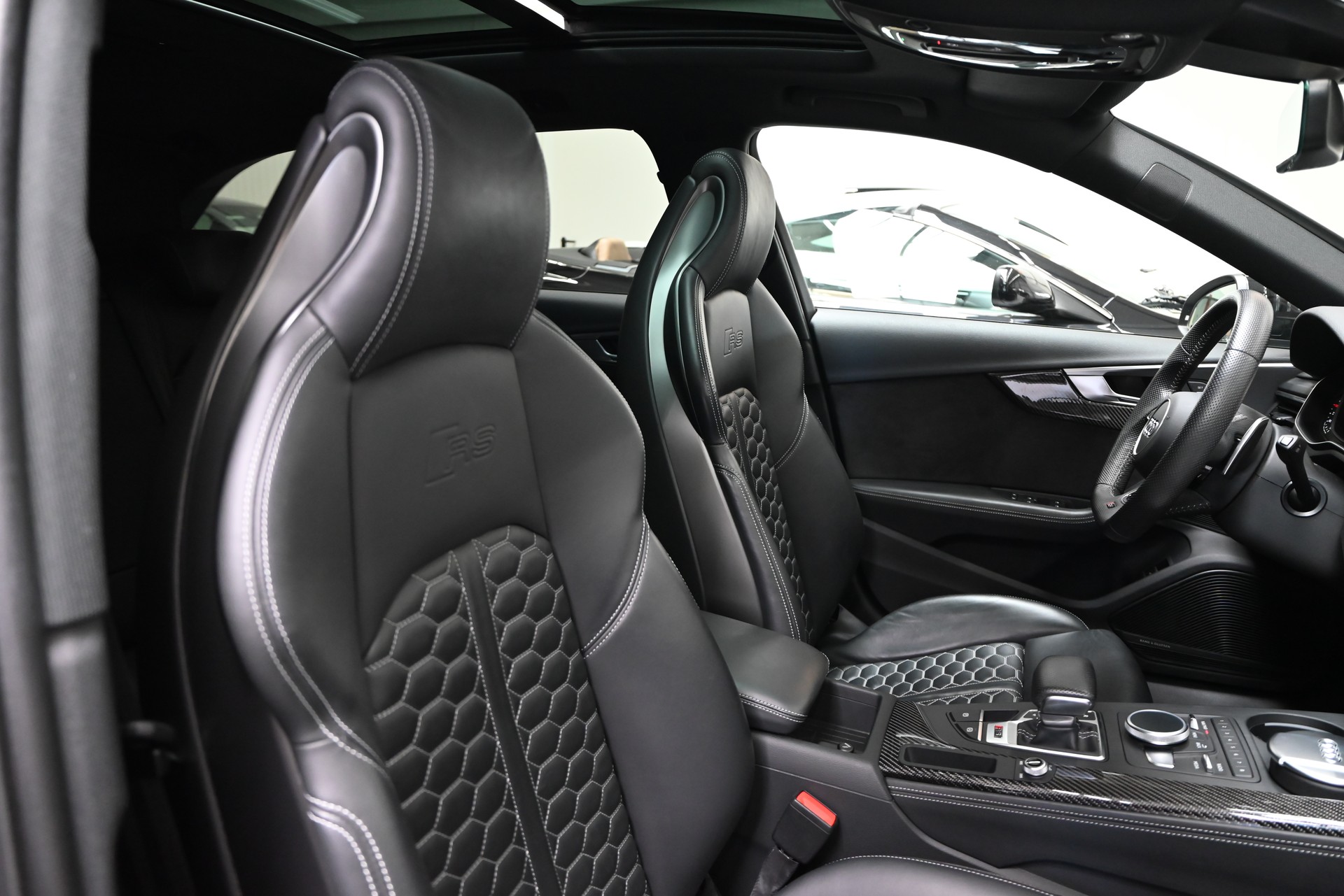 AUDI RS4 Avant 2.9 TFSI quattro tiptronic-image-26