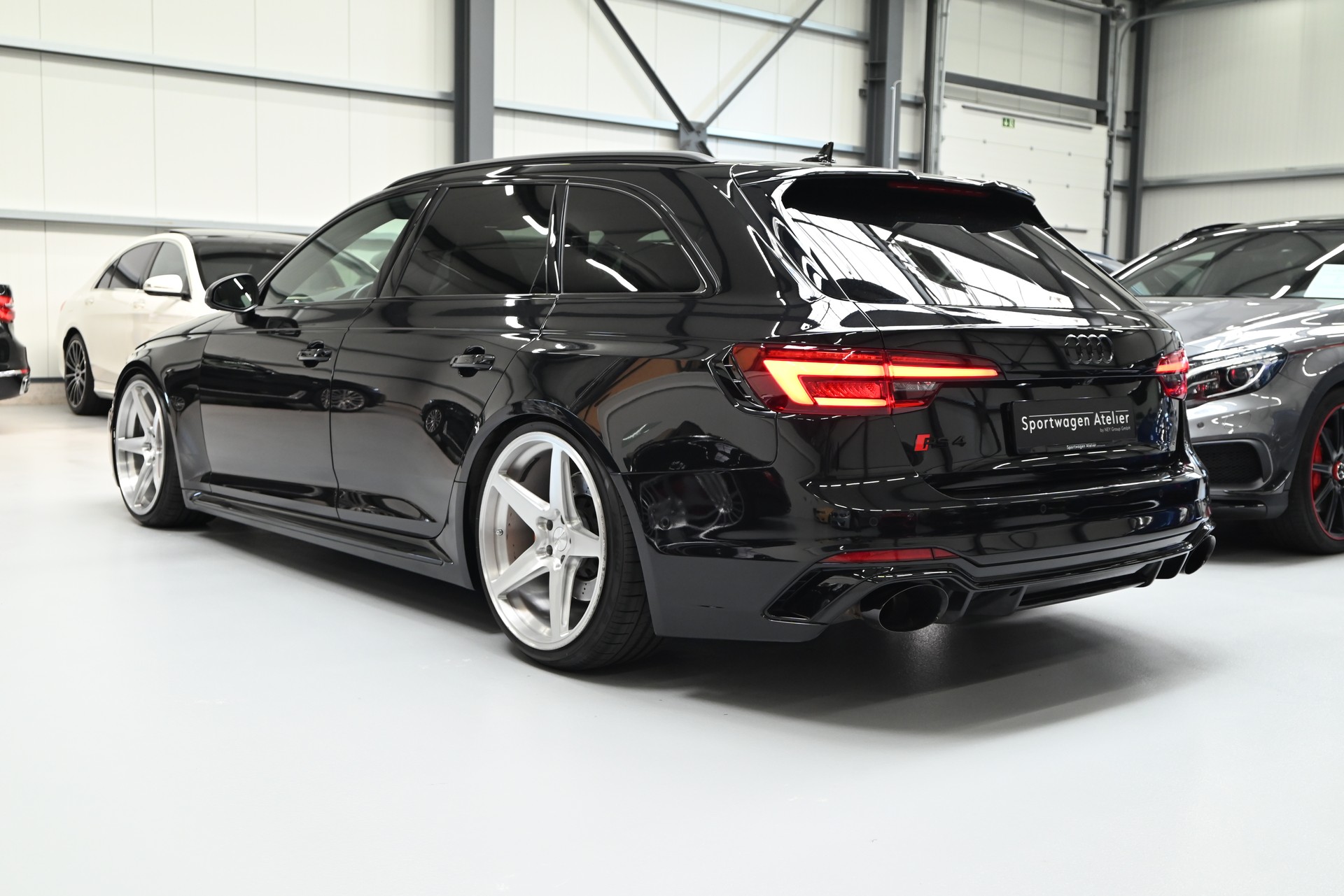 AUDI RS4 Avant 2.9 TFSI quattro tiptronic-image-2