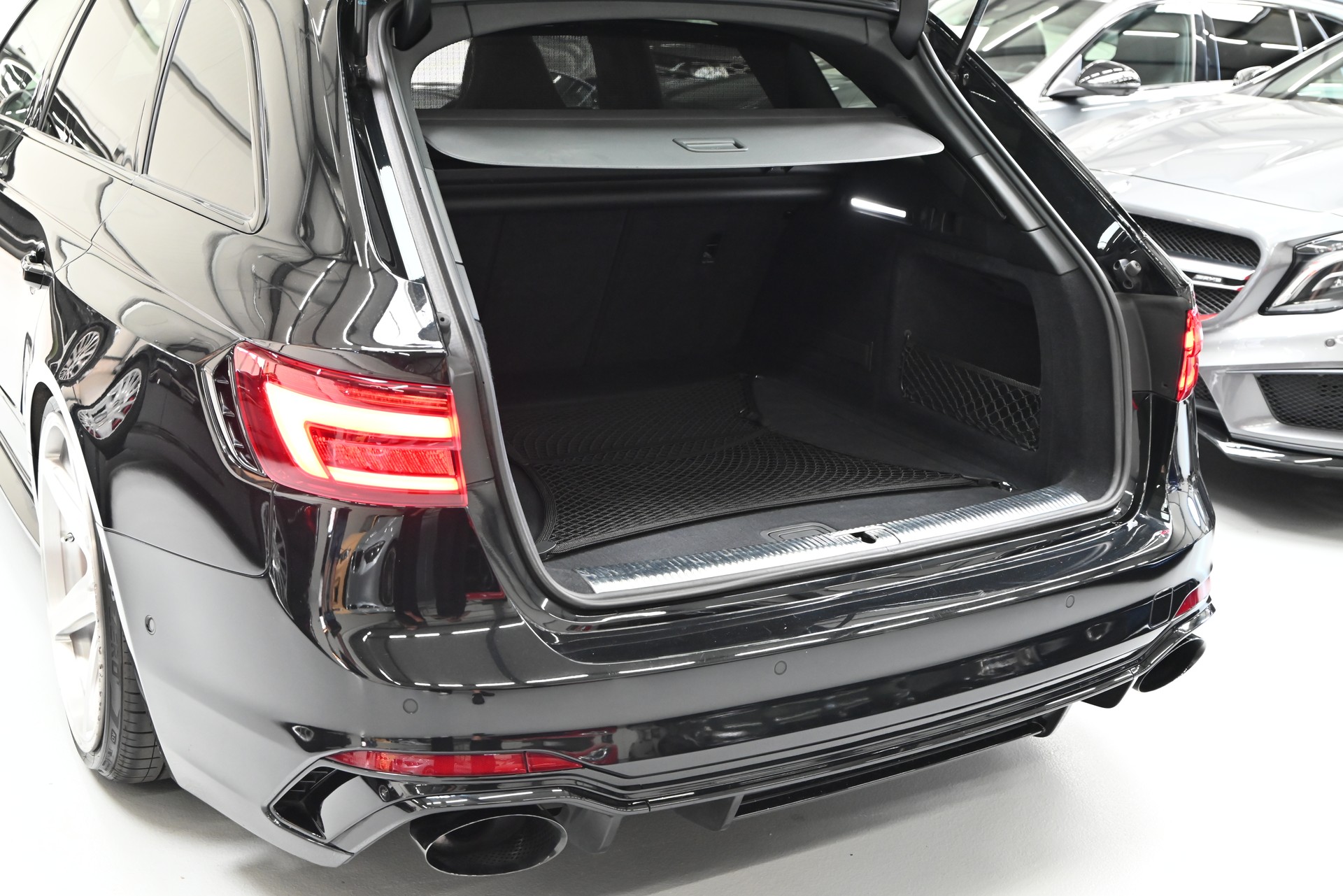 AUDI RS4 Avant 2.9 TFSI quattro tiptronic-image-24