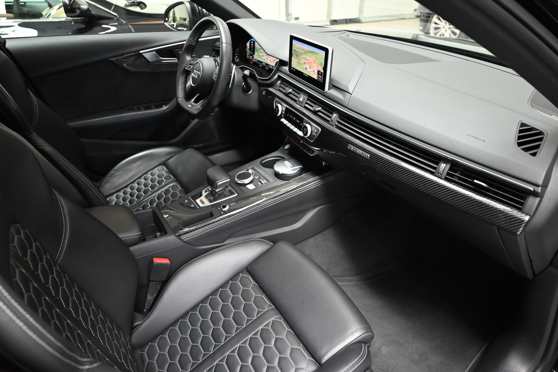 AUDI RS4 Avant 2.9 TFSI quattro tiptronic-image-27