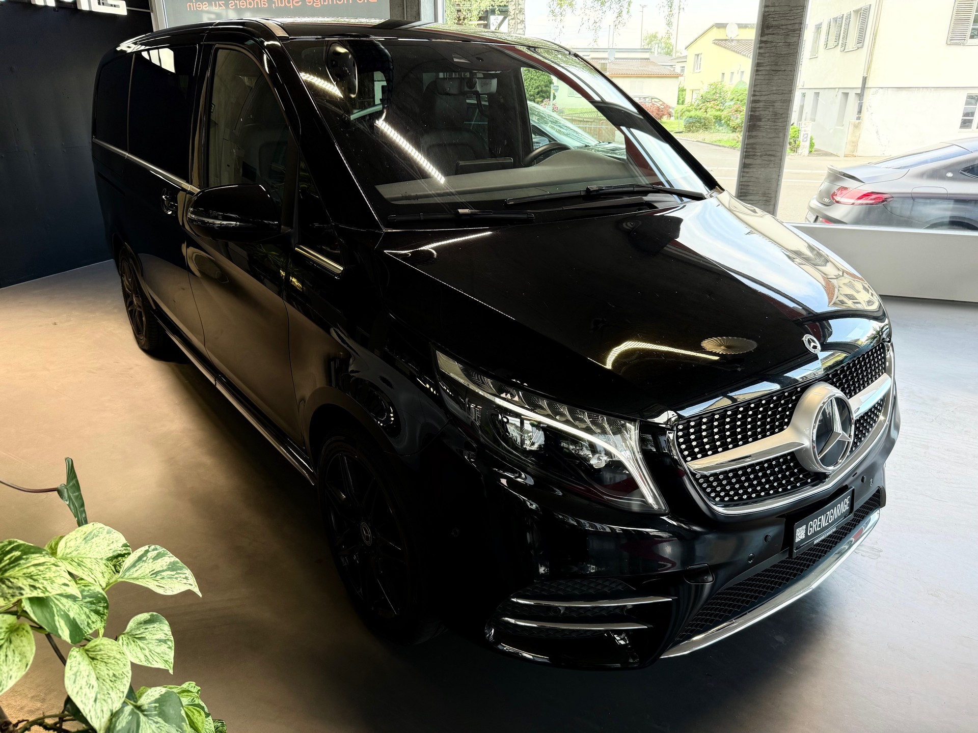 MERCEDES-BENZ V 300 d lang Exclusive 4Matic 9G-Tronic-image-1