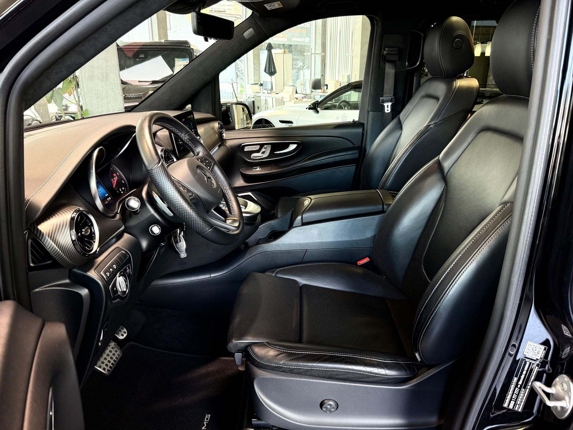 MERCEDES-BENZ V 300 d lang Exclusive 4Matic 9G-Tronic-image-16