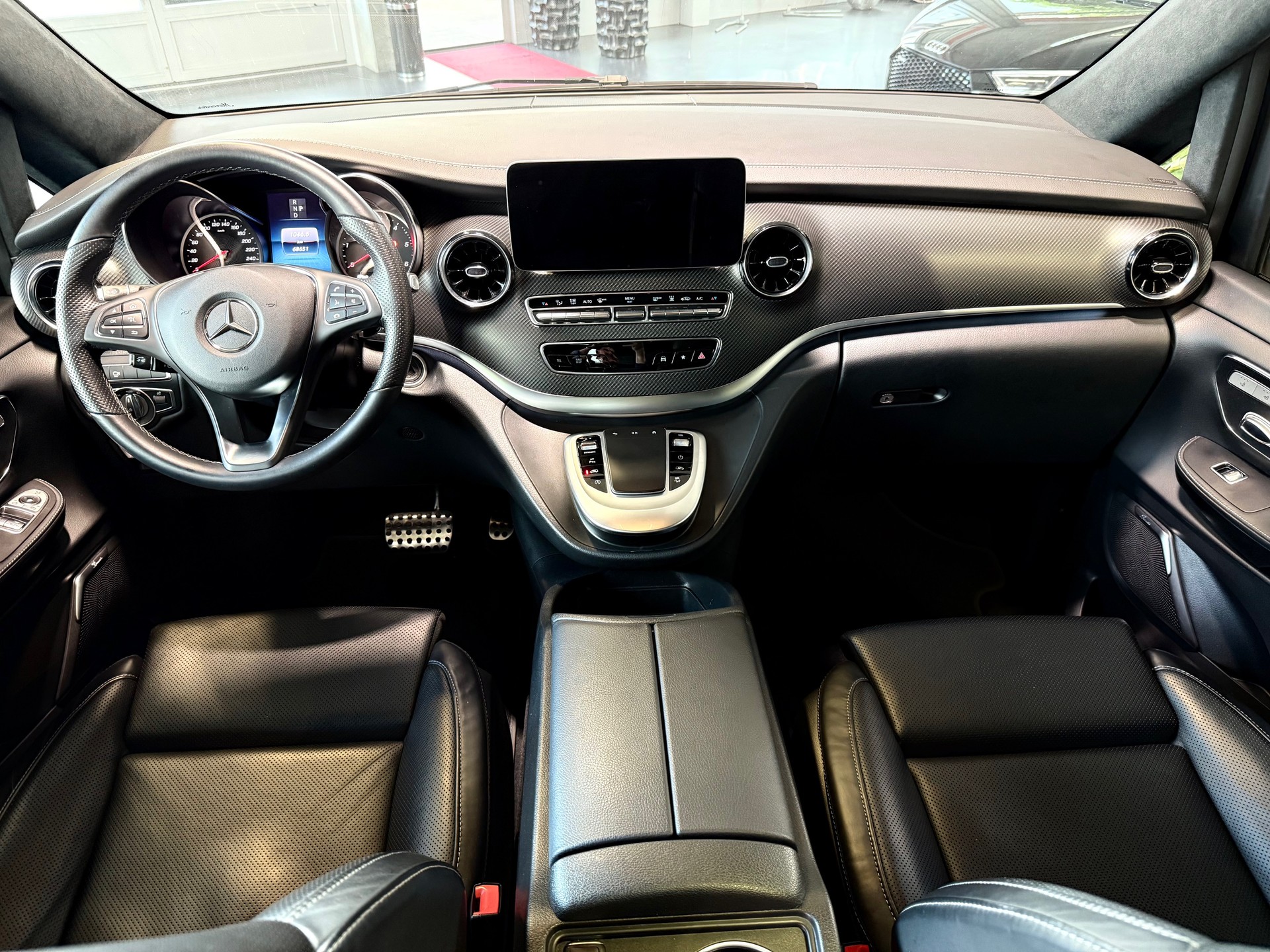 MERCEDES-BENZ V 300 d lang Exclusive 4Matic 9G-Tronic-image-13