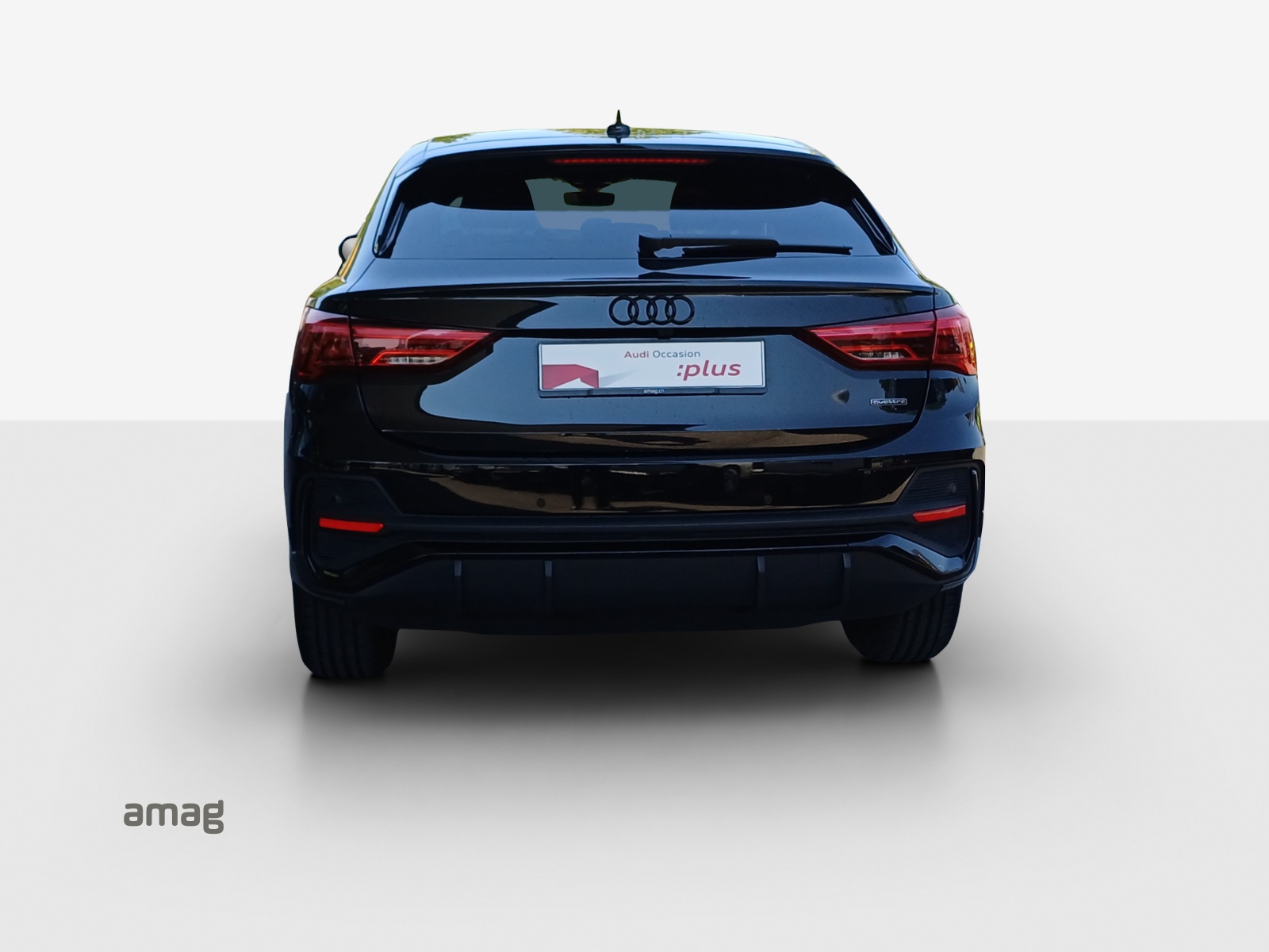 AUDI Q3 Sportback 40 TFSI S line quattro S-tronic-image-3