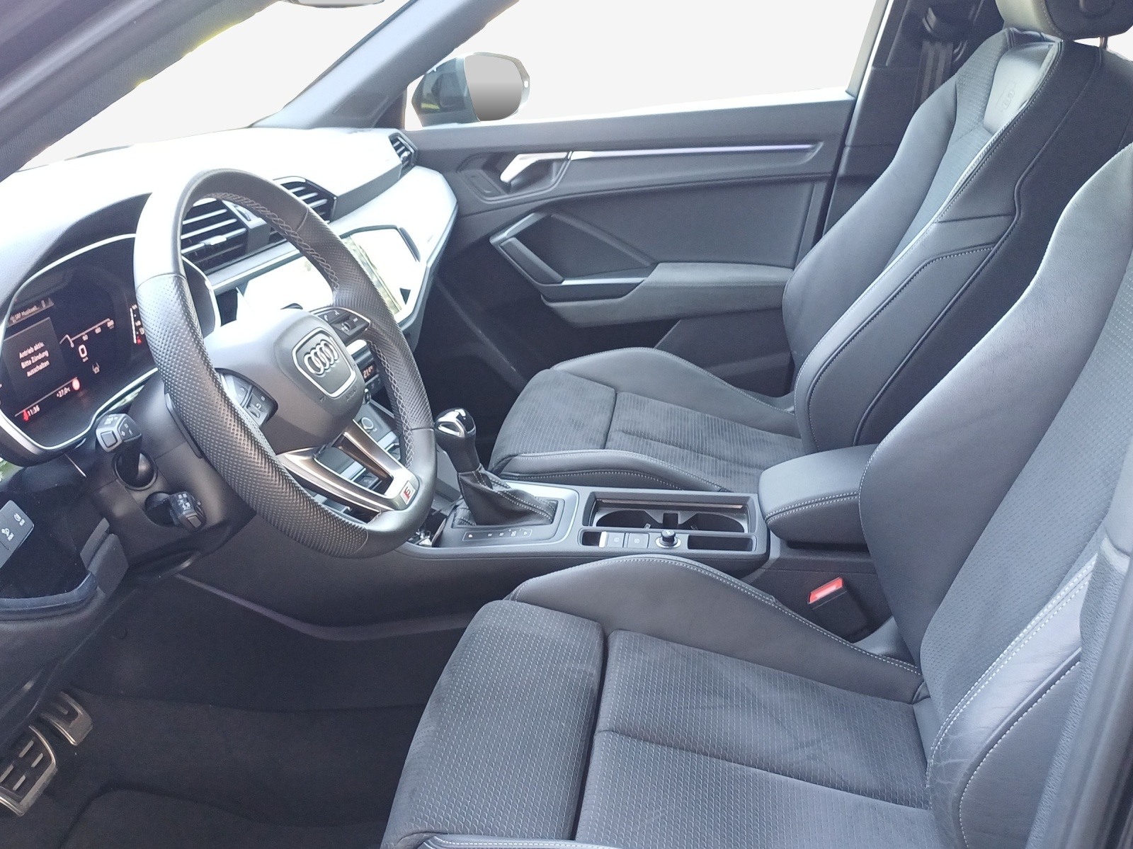 AUDI Q3 Sportback 40 TFSI S line quattro S-tronic-image-7